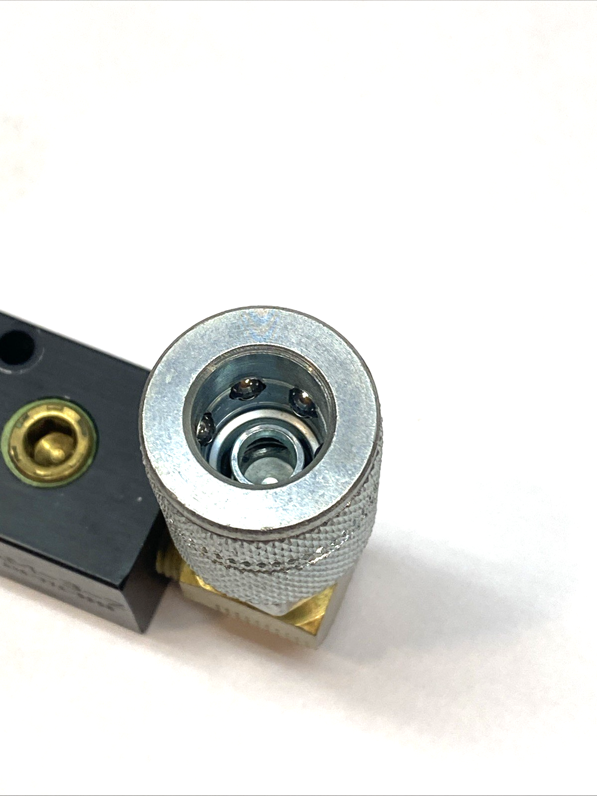 Bond Fluidaire AM-3-2 Hydraulic Manifold Block - Maverick Industrial Sales