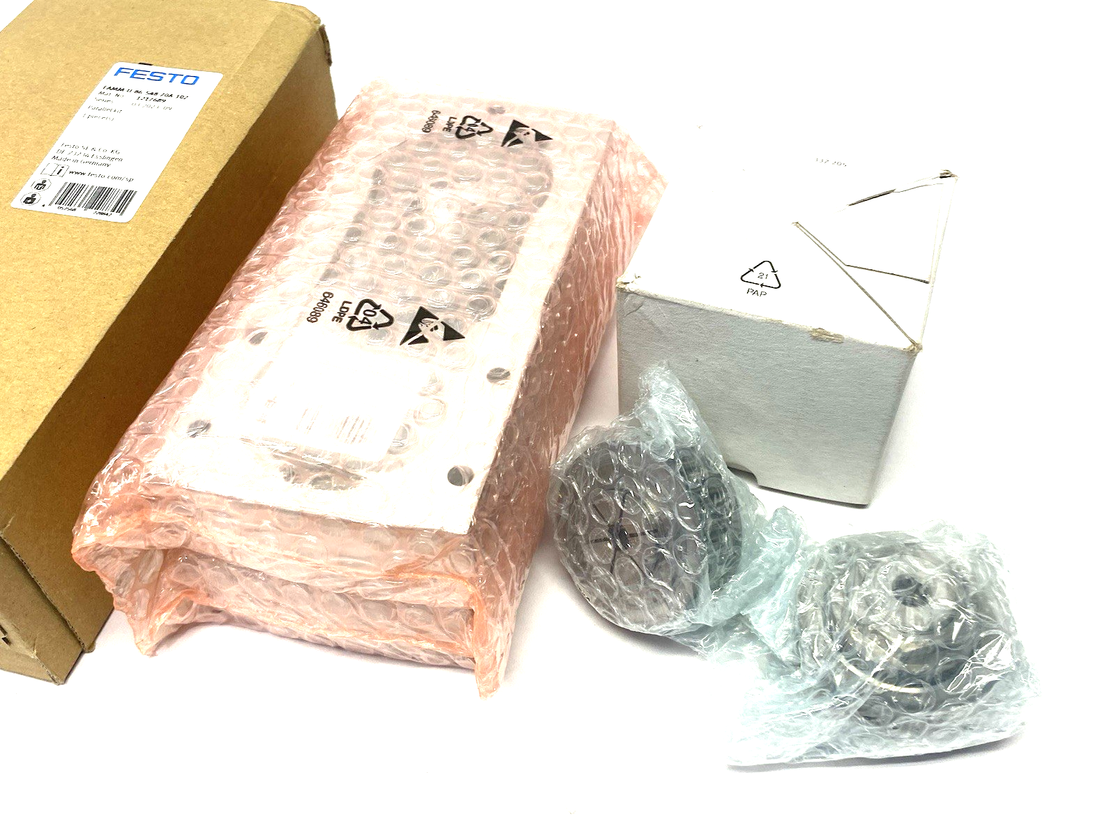 EAMM-U-86-S48-70A-102 | Festo Parallel Kit, 1:1 Ratio 5000rpm 1217689 - New - Maverick Industrial Sales