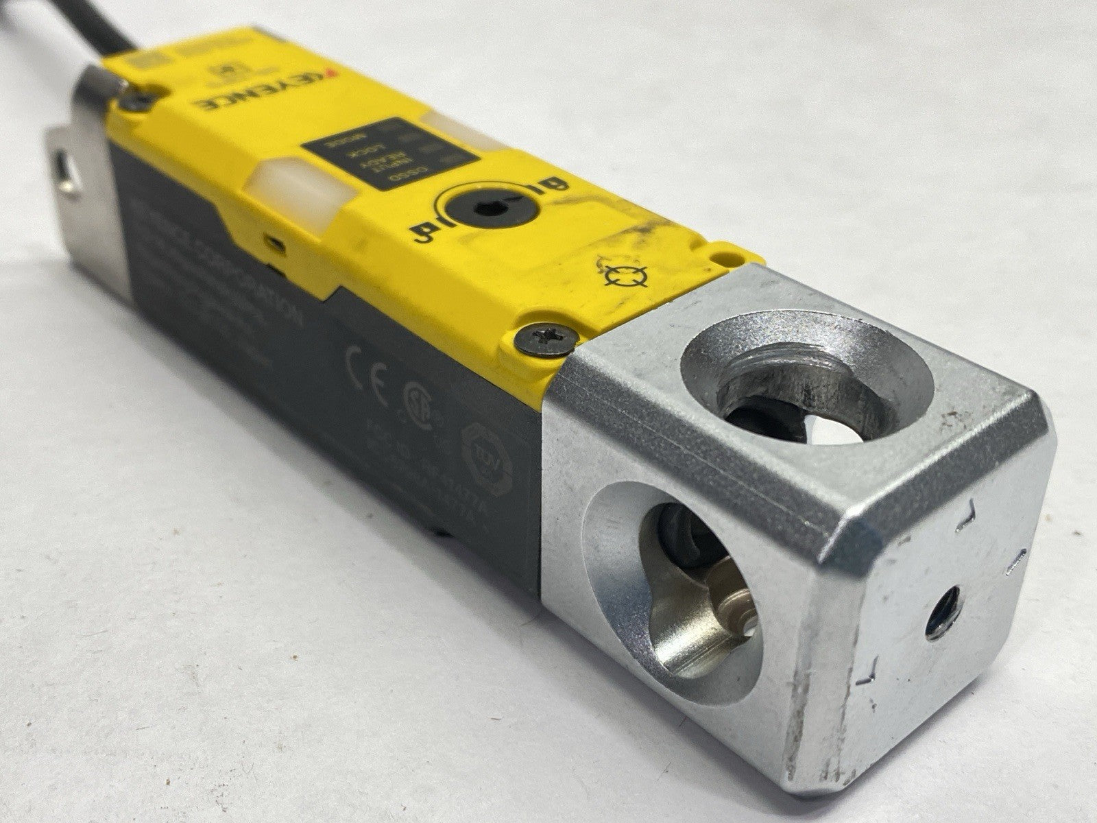 GS-73PC | Keyence Safety Interlock Switch High Performance Type M12 - Used - Maverick Industrial Sales