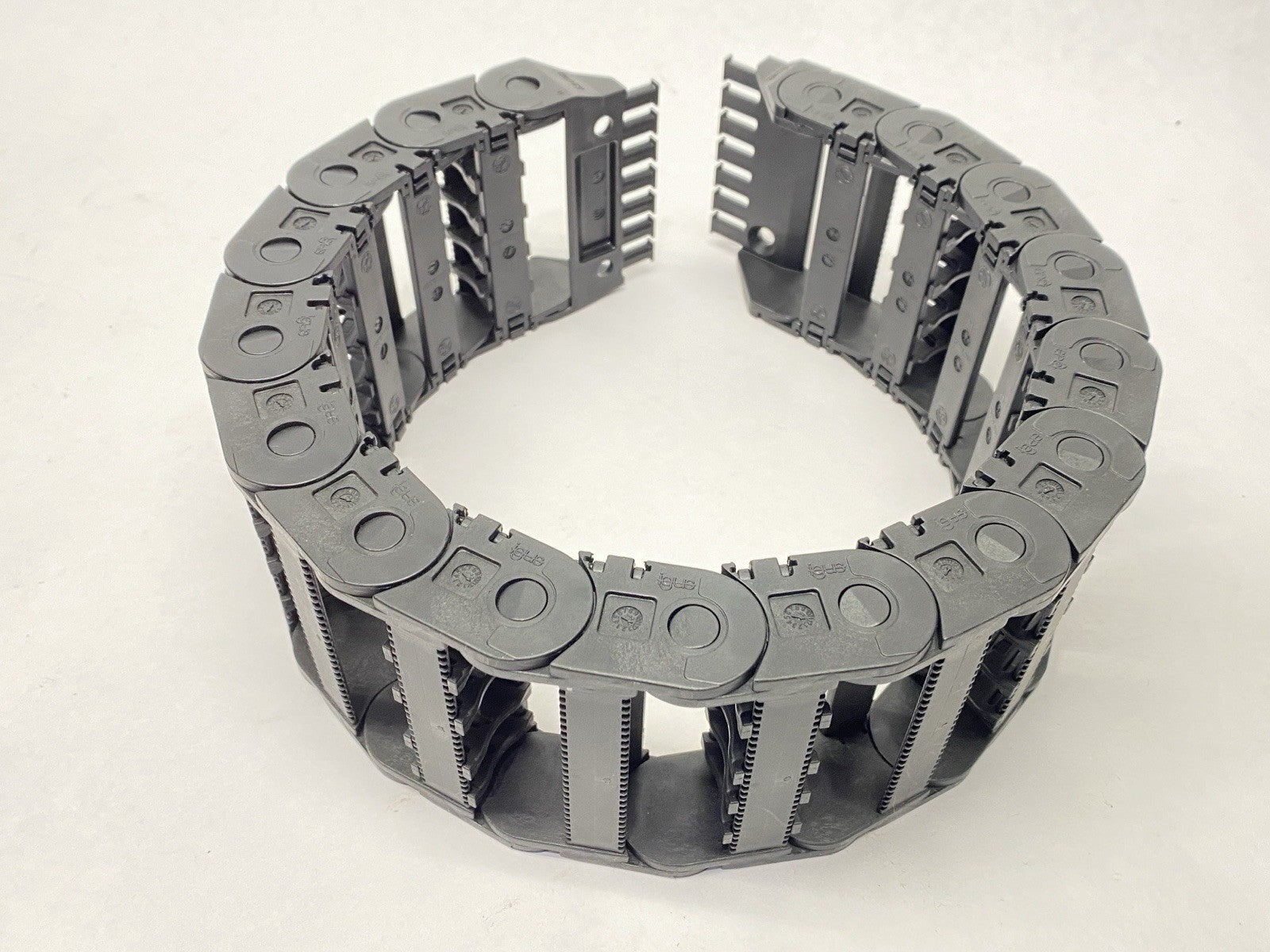 1400.068.100 | Igus E2 Energy Chain 16 Links w/ 14068.2PZ End Brackets - New Other - Maverick Industrial Sales