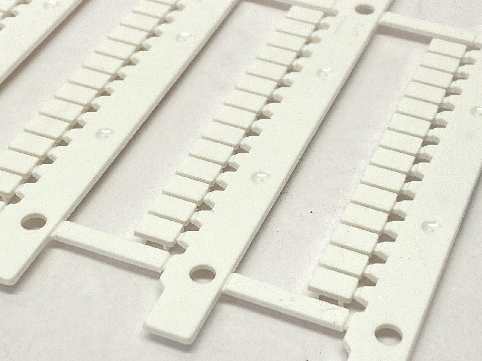 Cembre 41094 Terminal Marker Tags MG-CPM-01 PKG OF 1960 - Maverick Industrial Sales