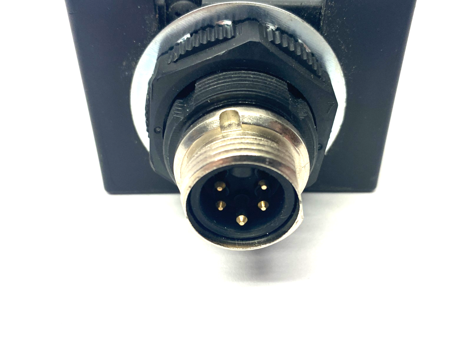 Banner OTBVR81QD Momentary Action Optical Touch Button OTB Series 34078 - Maverick Industrial Sales