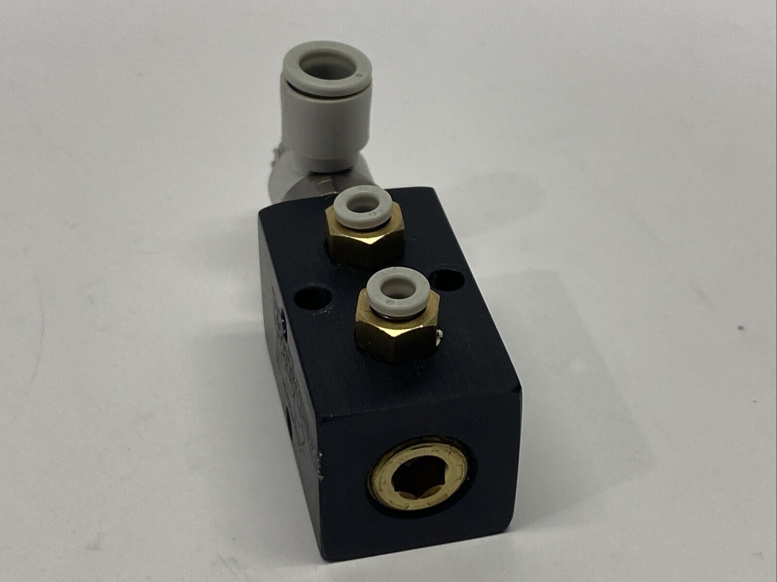 Bond Fluidaire AM-1-2 Pneumatic Manifold Block 2 Inlet 4 Outlet - Maverick Industrial Sales