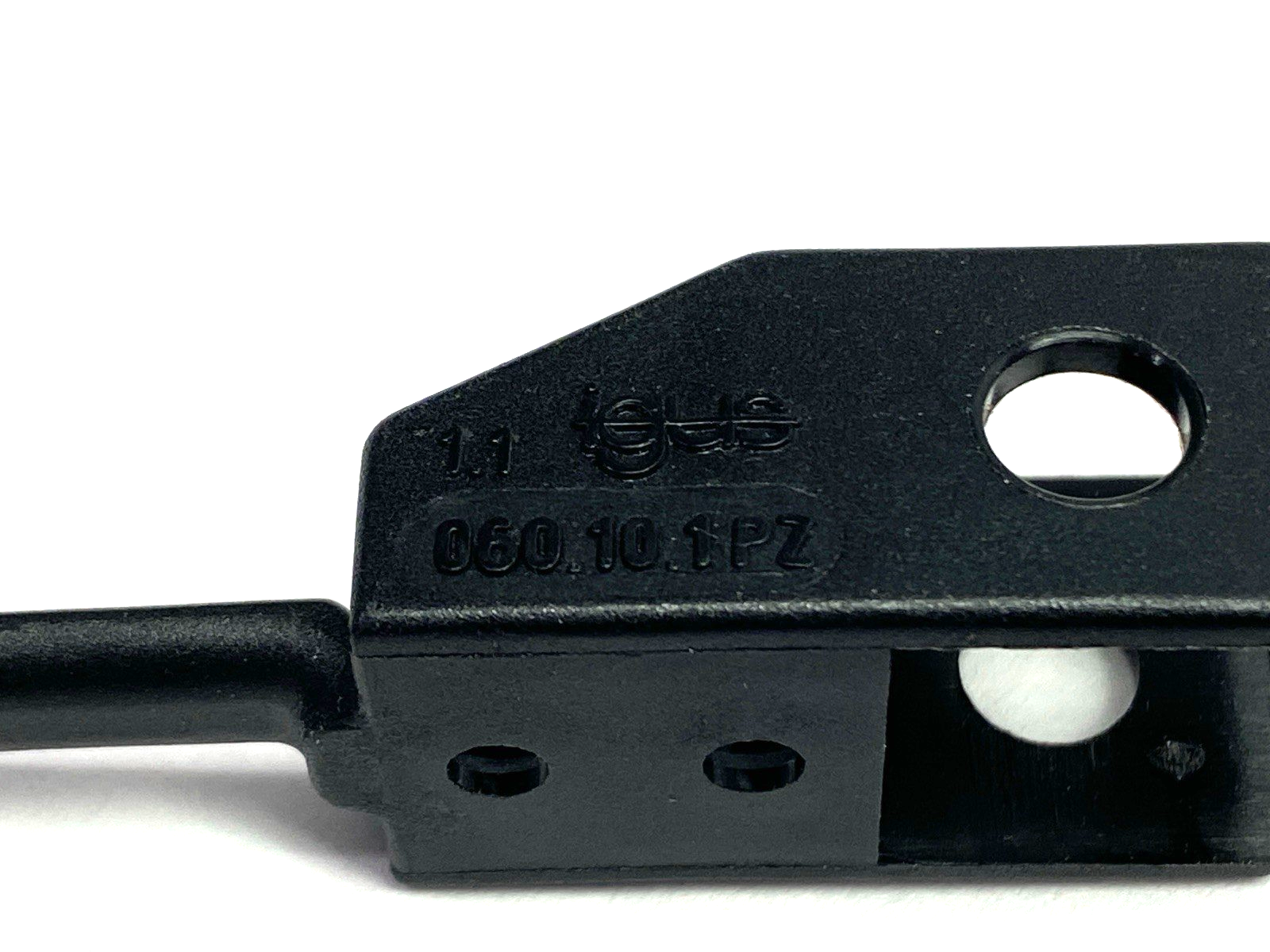 Igus 060-10-12PZ Male & Female Cable Carrier Mounting Bracket LOT OF 6 - Maverick Industrial Sales