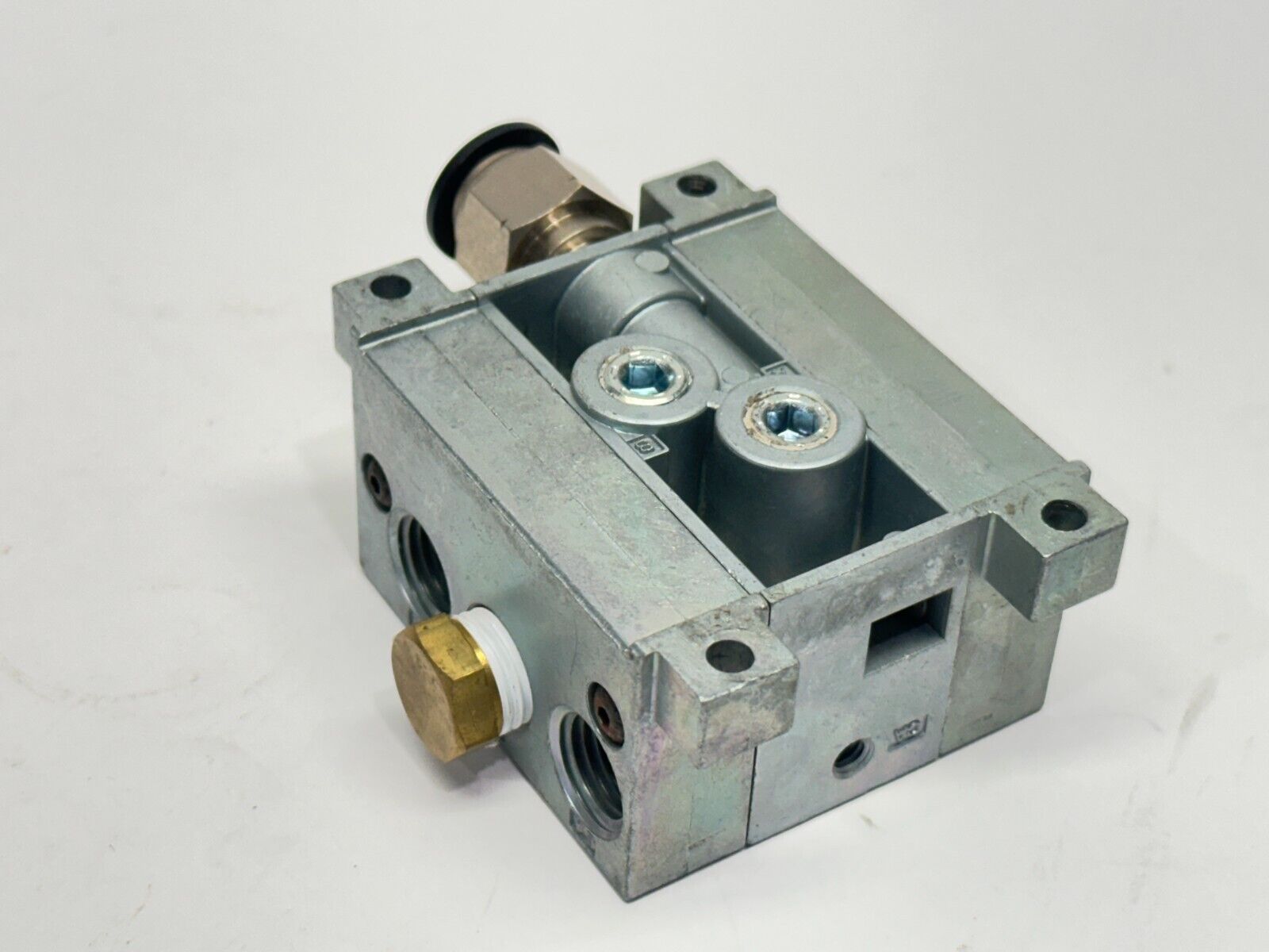 Numatics 229-718 Manifold Block w/ End Plates - Maverick Industrial Sales