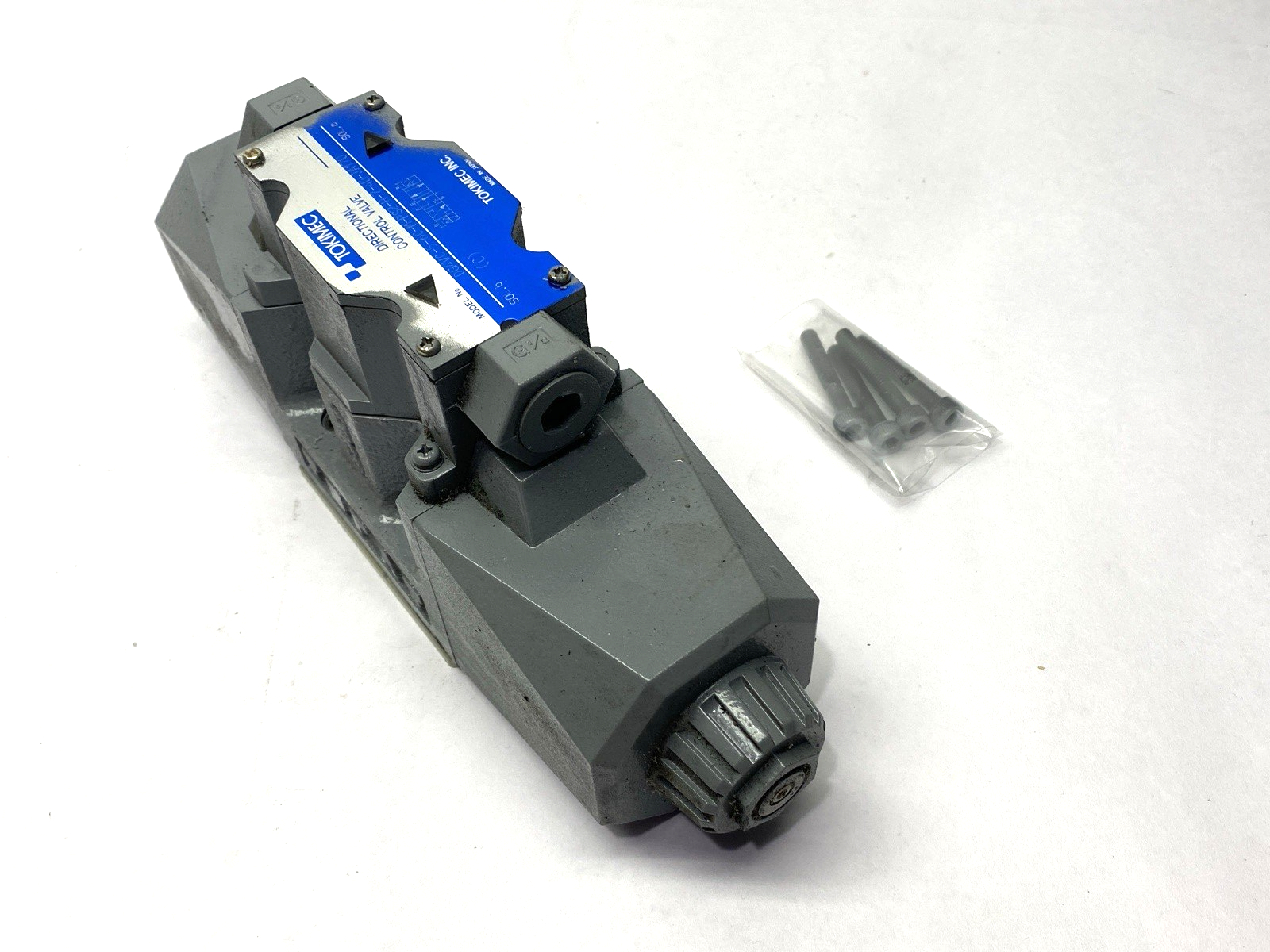 DG4VC-5-6C-M-PS2-H-7-40-JA170 | Tokimec Hydraulic Directional Control Valve 24V - New – Open box - Maverick Industrial Sales