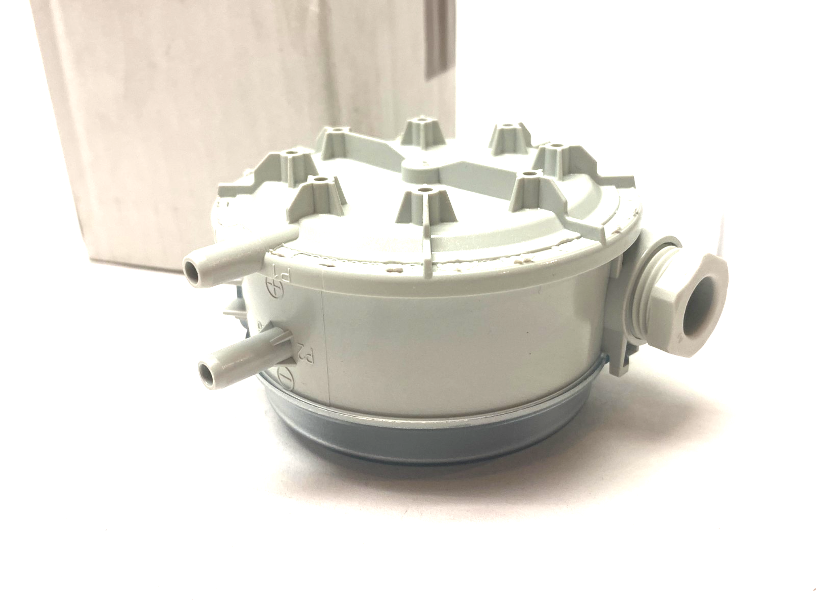 Huba Control 604.S220030 Relative or Differential Pressure Switch 0.4...4inchH2O - Maverick Industrial Sales