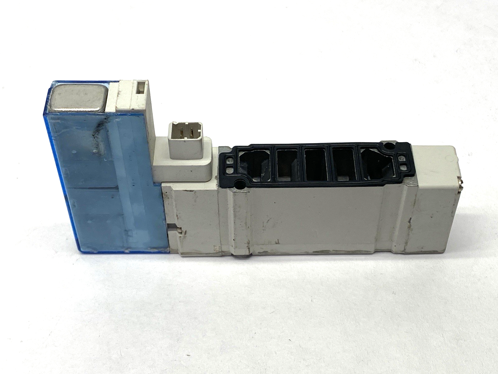 SY5A00-5NZ1 | SMC Pneumatic Solenoid Valve - Used - Maverick Industrial Sales