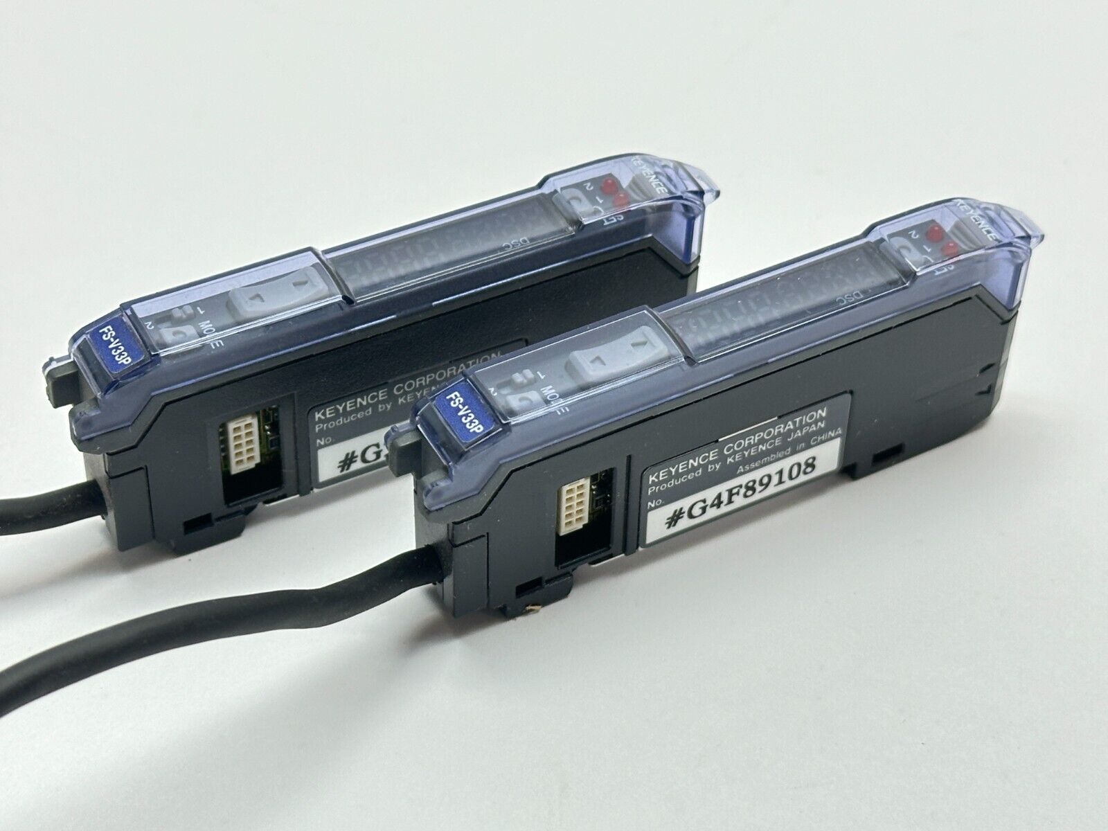 Keyence FS-V33P Fiber Sensor Amplifier Main Unit PNP LOT OF 2 - Maverick Industrial Sales
