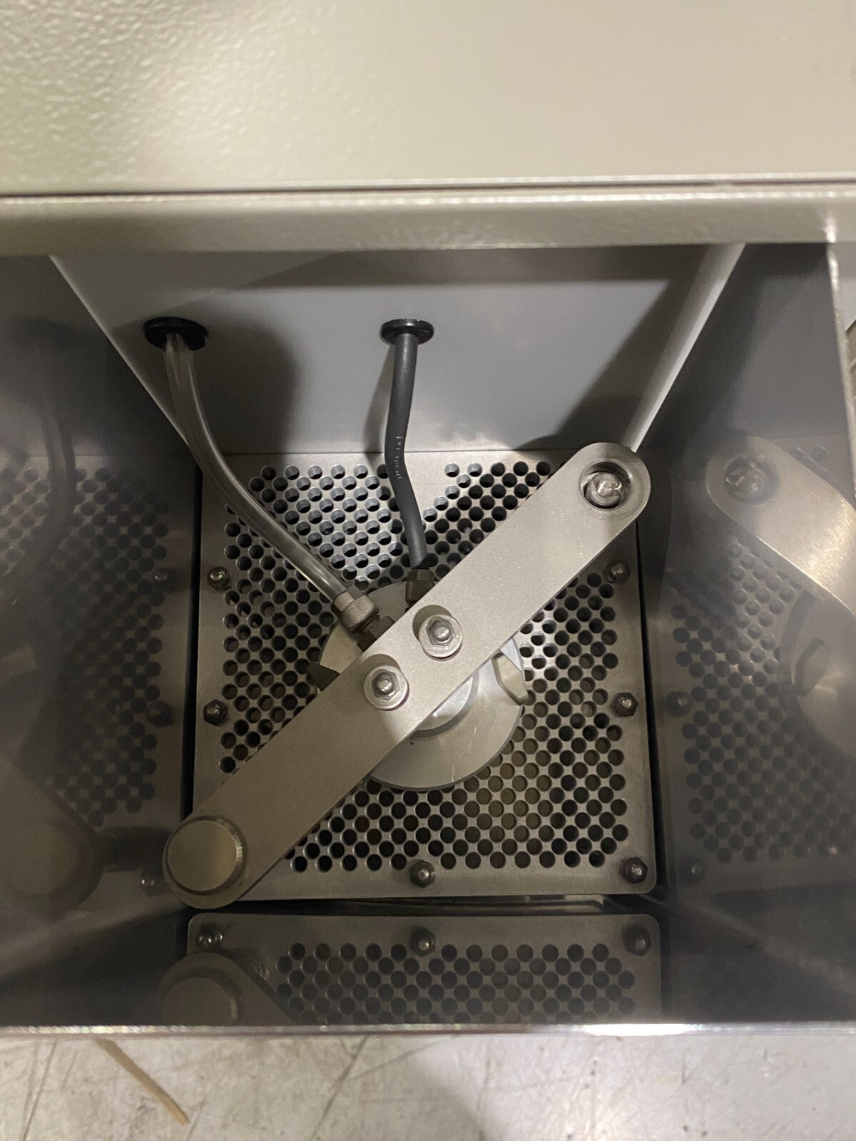 Eltra CS 2000 Carbon/Sulfur Determinator PC Controlled FOR PARTS NO CONTROLS - Maverick Industrial Sales