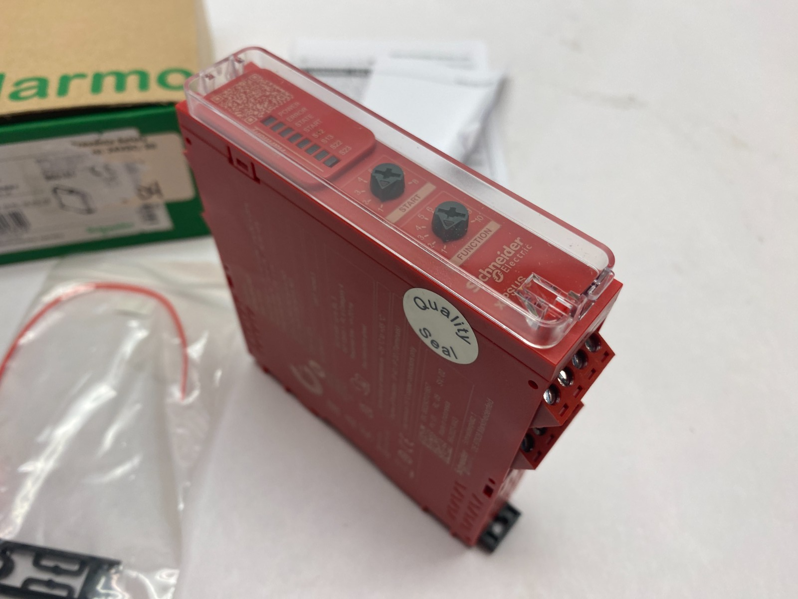 Schneider Electric XPSUS12AP Harmony XPSU Safety Module Cat 4 - Maverick Industrial Sales