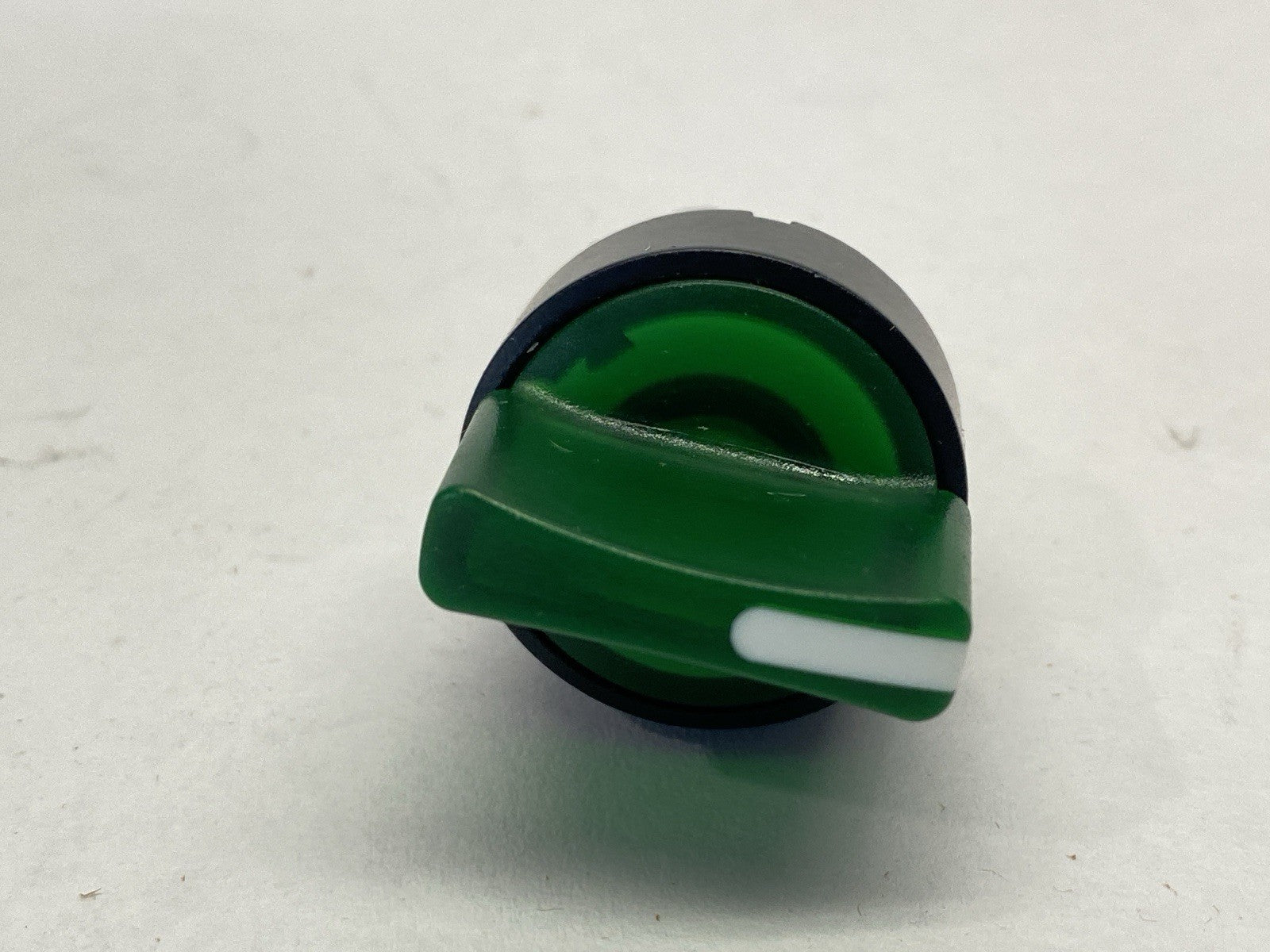 Schneider Electric ZB4BK15337 Iluminated Selector Switch Head Green 22mm 3-Pos - Maverick Industrial Sales