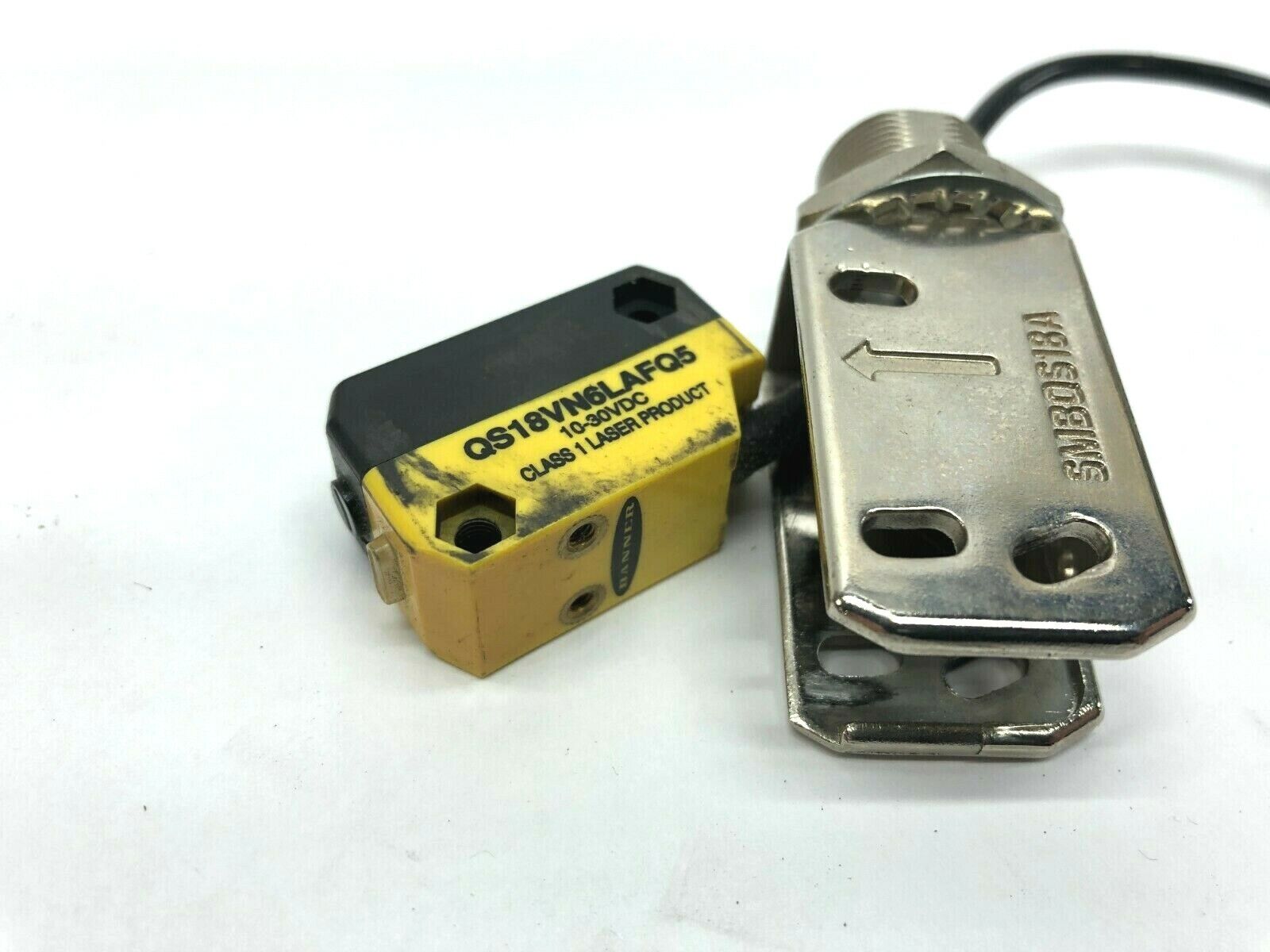 Banner QS18VN6LAFQ5 Class 1 Laser Sensor, 10-30VDC w/ SMBOS18A Bracket - Maverick Industrial Sales