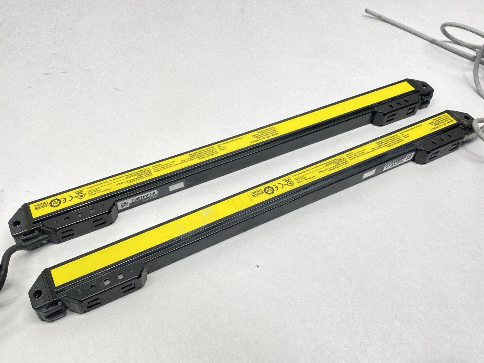 GL-S16FH | Keyence Safety Light Curtain Set -T -R w/ GL-SP5P CUT - Used - Maverick Industrial Sales