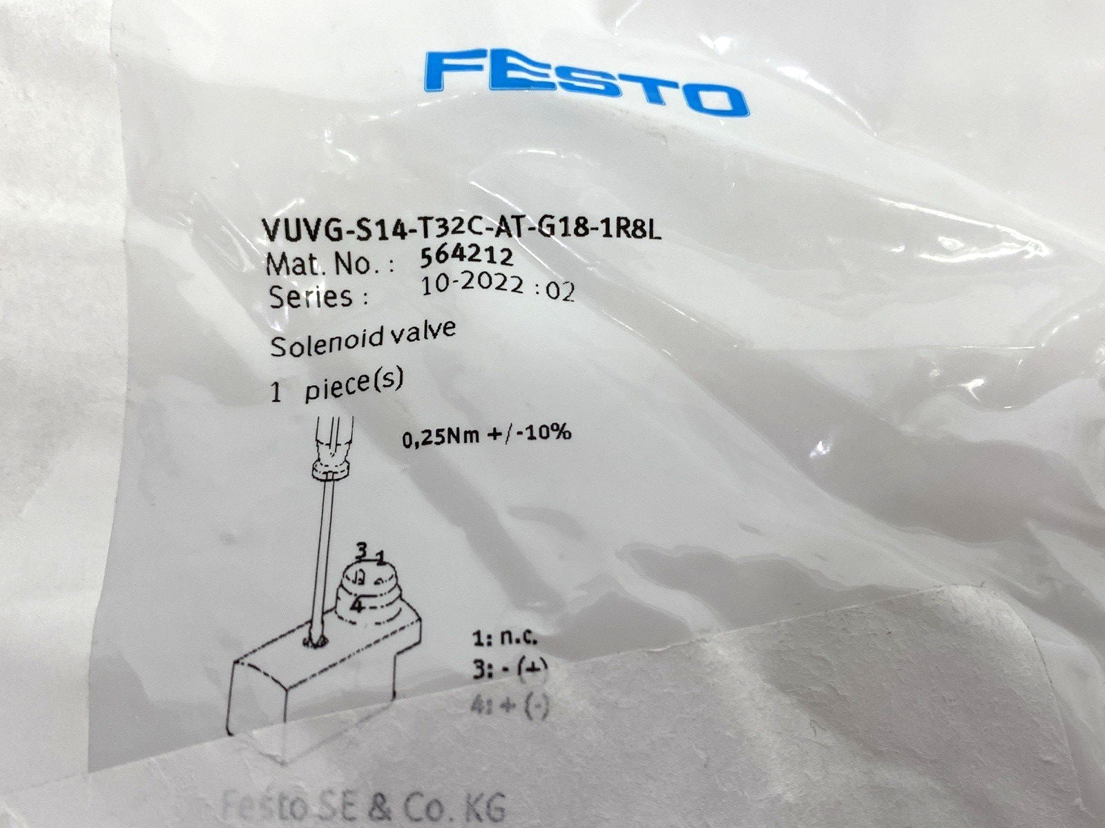 Festo VUVG-S14-T32C-AT-G18-1R8L Pneumatic Solenoid Valve 564212 - Maverick Industrial Sales
