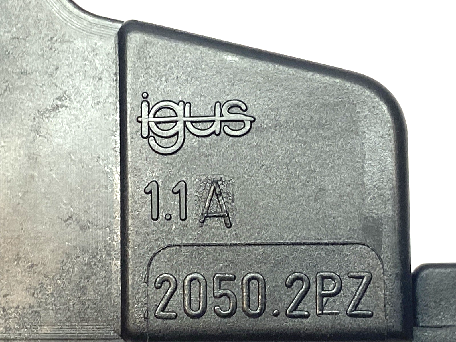 Igus 2050.2PZ E-Chain Mounting Bracket Female w/ 2050.BZ Tiewrap Plate LOT OF 2 - Maverick Industrial Sales