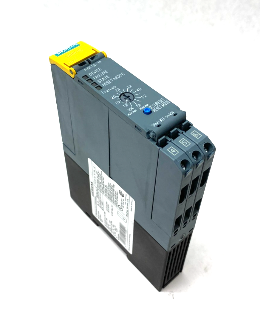 Siemens 3RM1307-1AA04 SIRIUS Fail-Safe Reversing Starter MISSING TERMINAL COVER - Maverick Industrial Sales