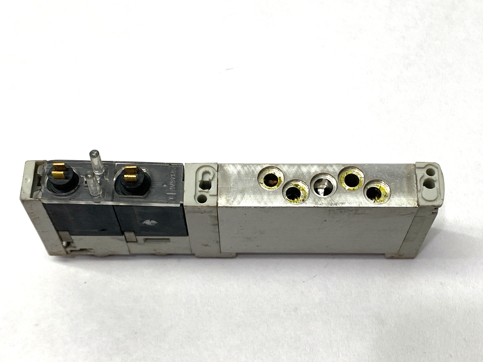 VUVG-B10-T32C-AZT-F-1T1L | Festo Pneumatic Solenoid Valve 573410 NO GASKET - Used - Maverick Industrial Sales