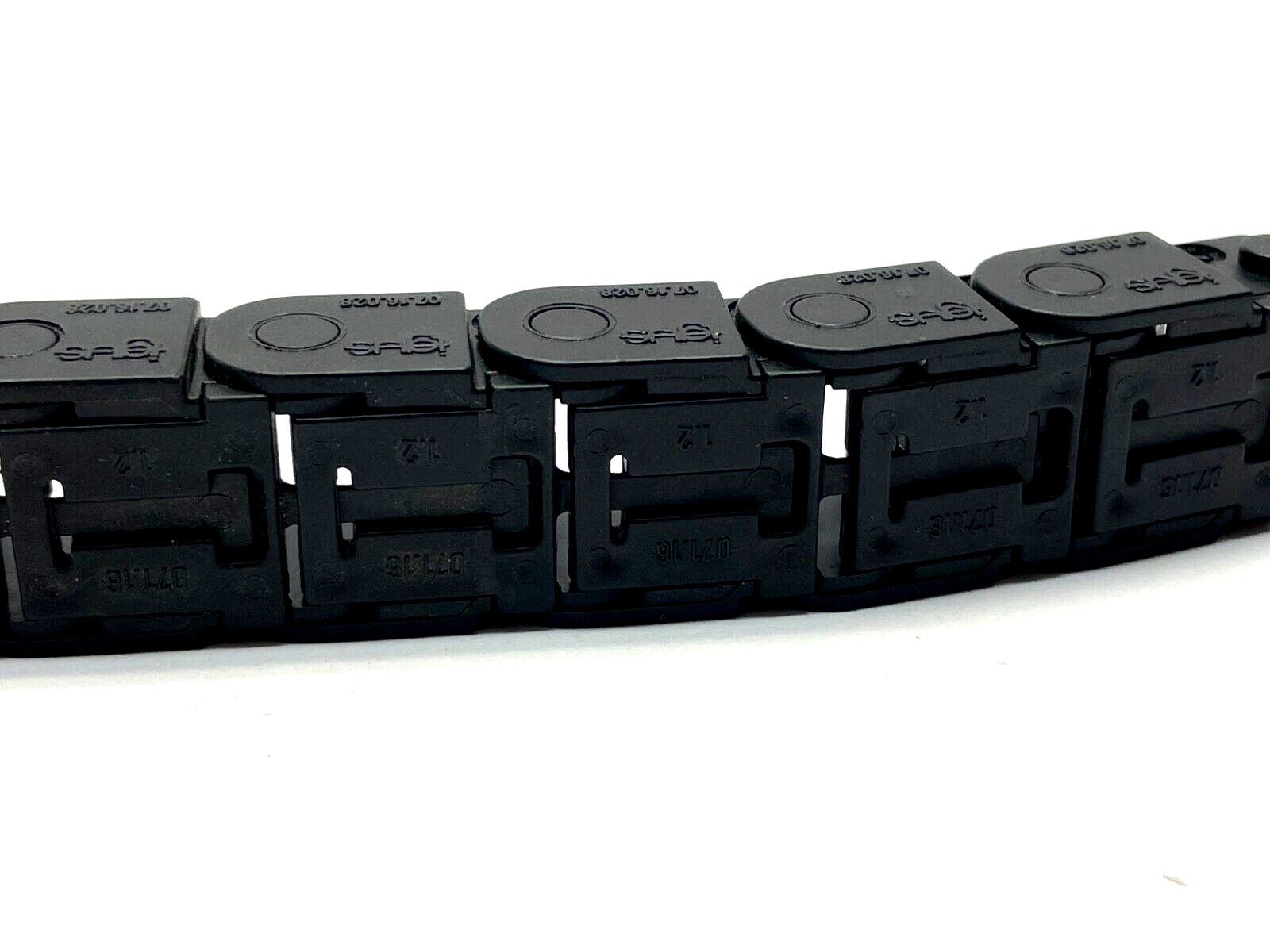 Igus 07-16-028-0 Zipper Energy Chain Assembly 15" Length - Maverick Industrial Sales