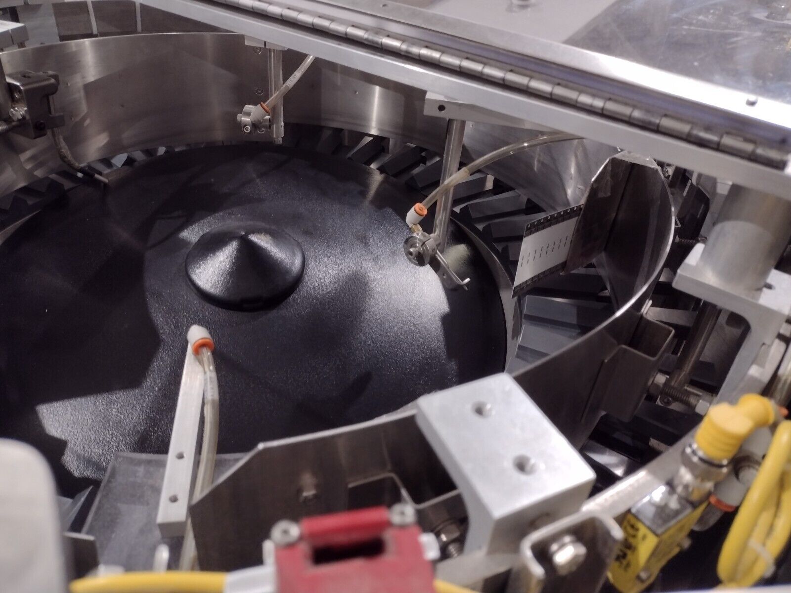 VBCLP-6, VEP-08 | Shibuya Hoppmann VBCLP-6 Centrifugal Vial Feed System, VEP-08 Pre-Feed Elevator - Used - Maverick Industrial Sales