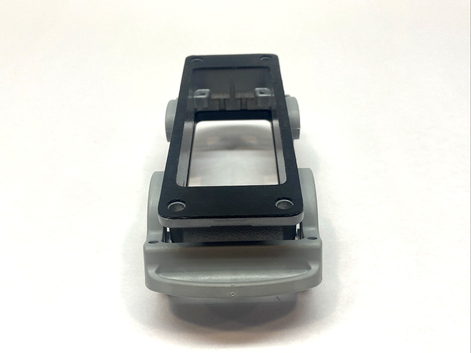70.320.1628.0 | Wieland Bottom Base Double Latch BOTTOM BAS GUT GA 16 A - Used - Maverick Industrial Sales
