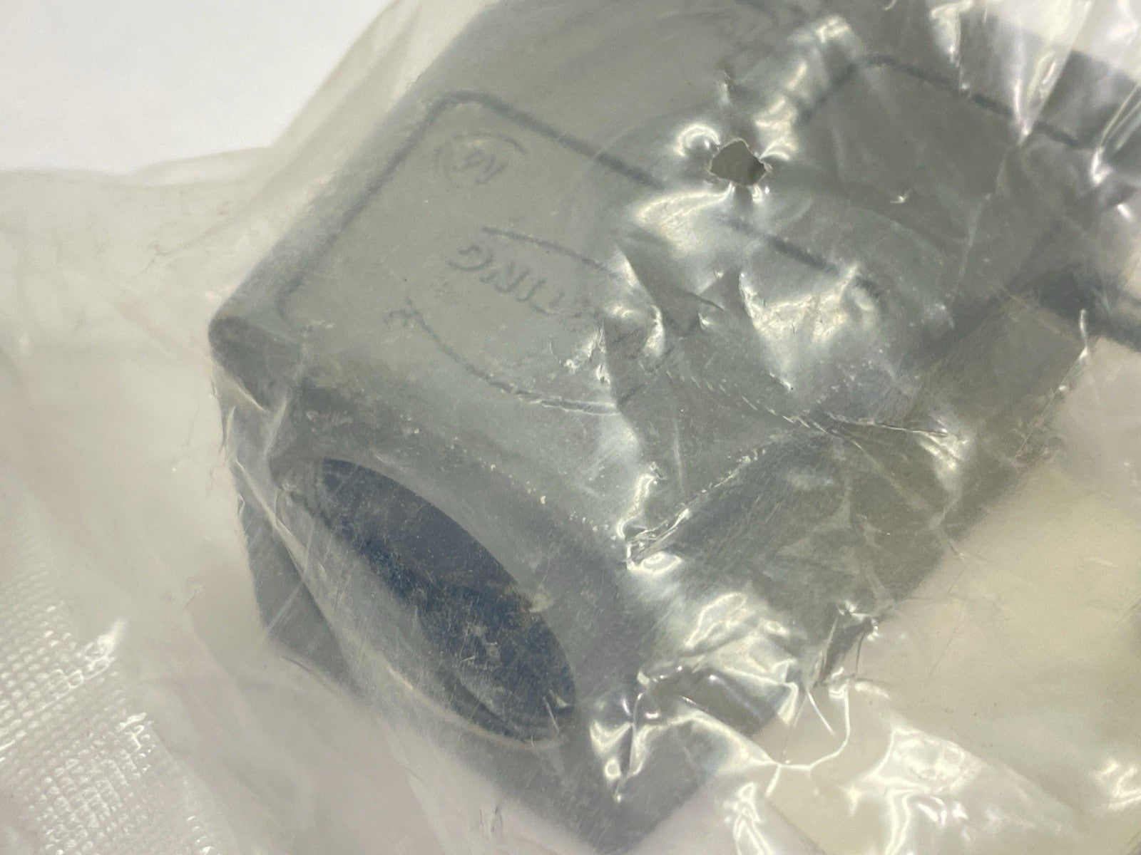 19300060447 | Harting Han B 6B Top Entry Hood M32 Han 6B-HTE-M32 - New - Maverick Industrial Sales