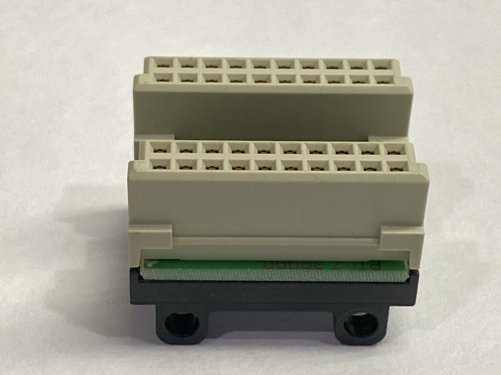 95425 | Pilz ERNI RC 2 Safety Relay Rack Extension Module Connector - New – Open box - Maverick Industrial Sales