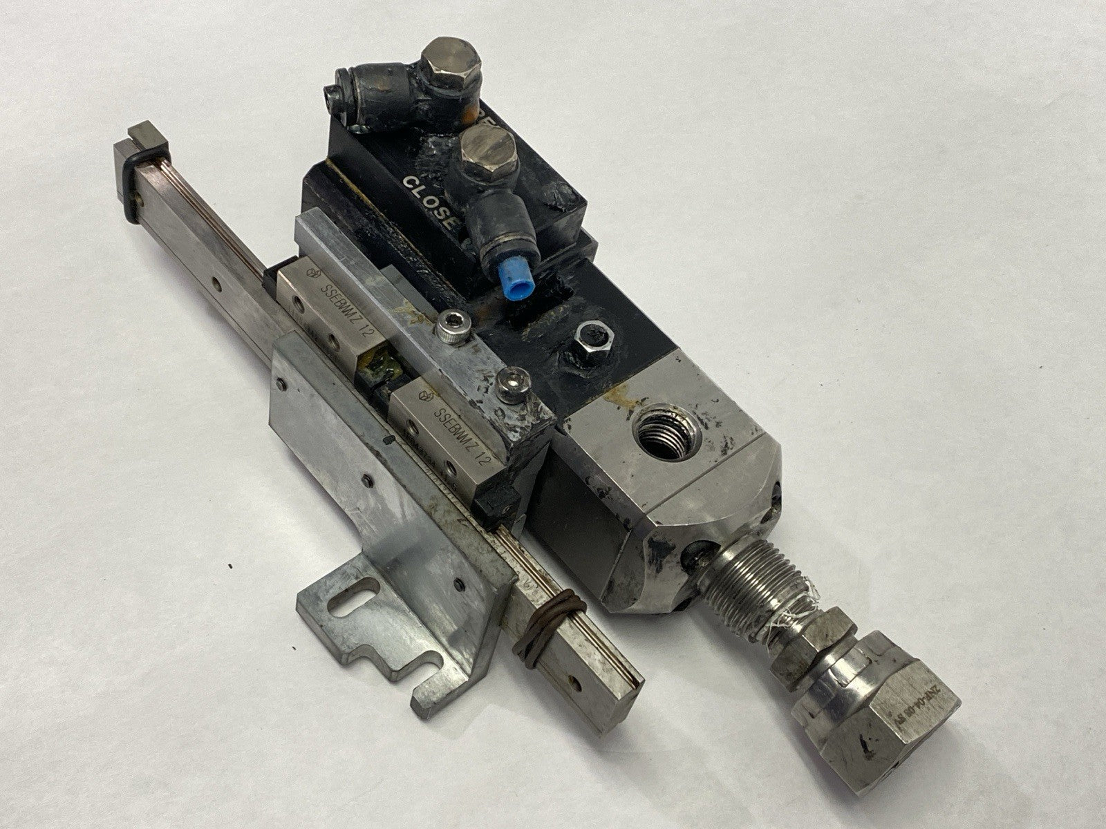 Graco 243666 Single Component 1K Ultra-Lite Pneumatic Dispense Valve Assembly - Maverick Industrial Sales