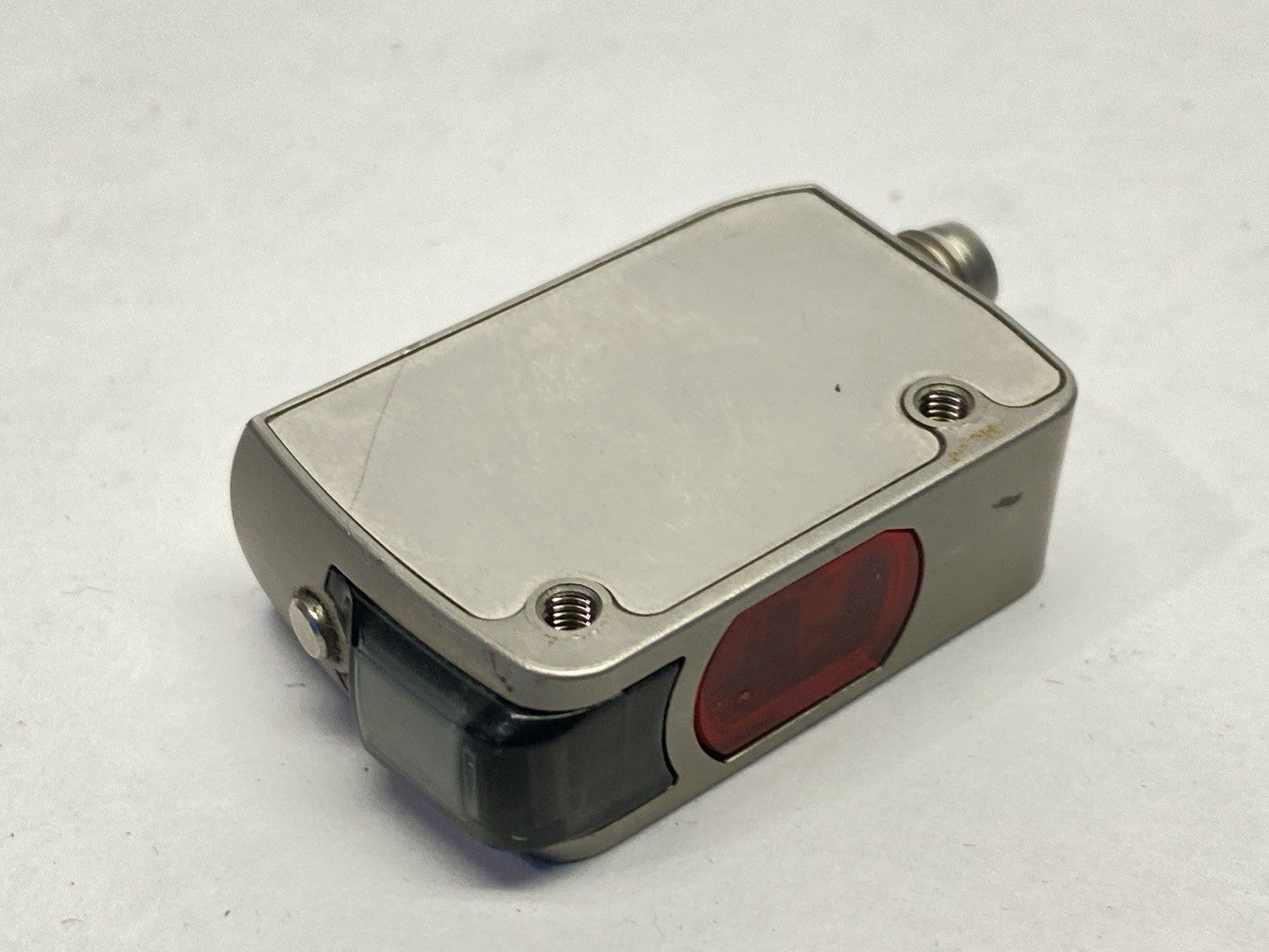 Keyence LR-ZB250C3P Self-Contained CMOS Distance Based Laser Sensor 3-Pin 250mm - Maverick Industrial Sales