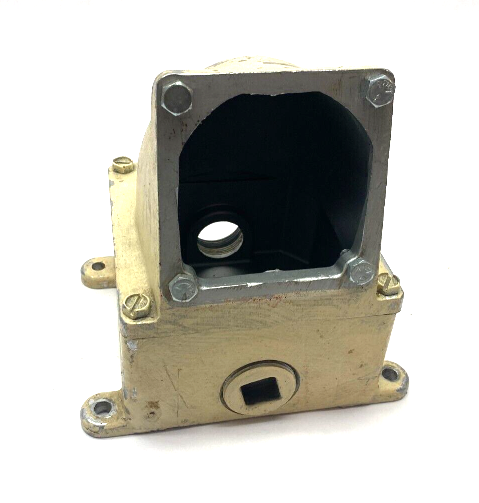 304280 | Eaton Crouse-Hinds Heavy Duty Pin & Sleeve Enclosure Housing - Used - Maverick Industrial Sales