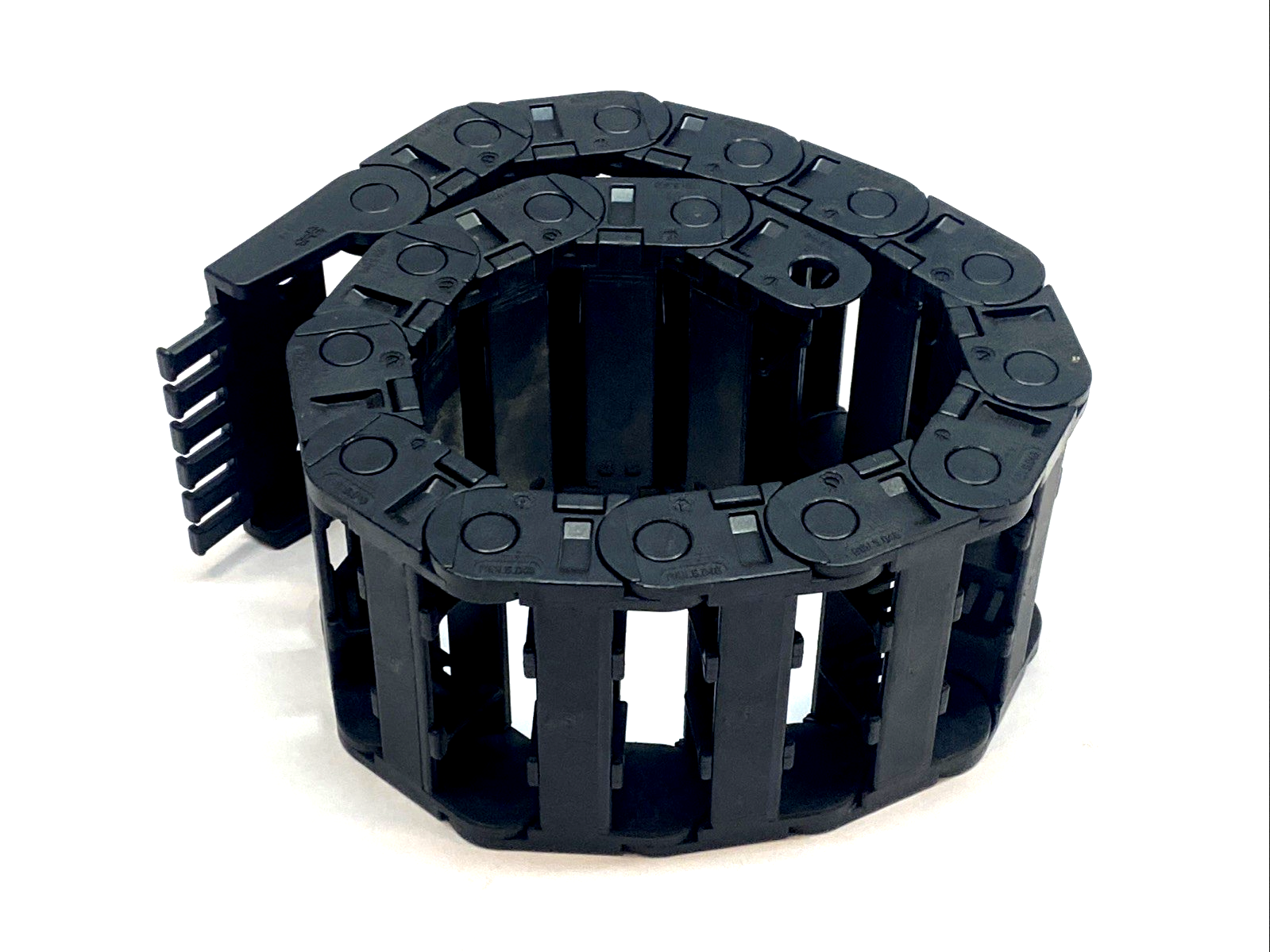 B15I.5.048.0 | Igus E2 Cable Carrier Chain 17 Links - Used - Maverick Industrial Sales