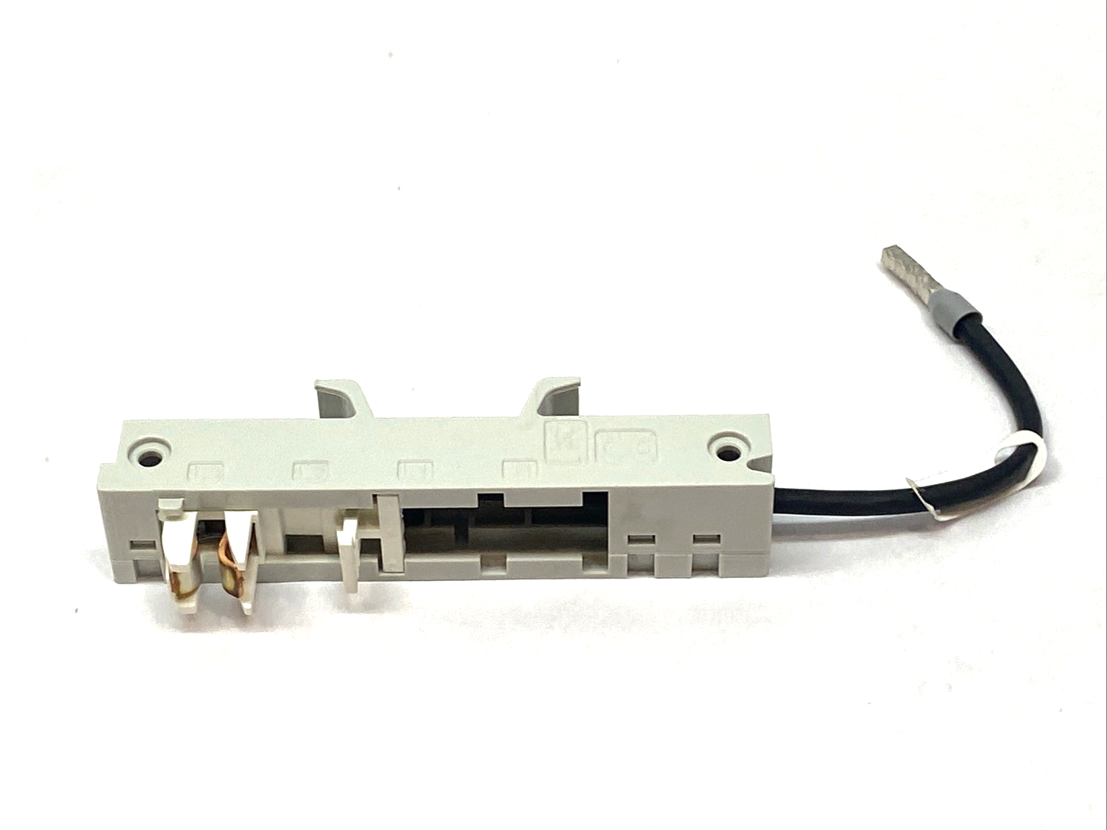 ZLS970 | ABB SMISSLINE TP Universal Adapter 600VAC 32A - Used - Maverick Industrial Sales