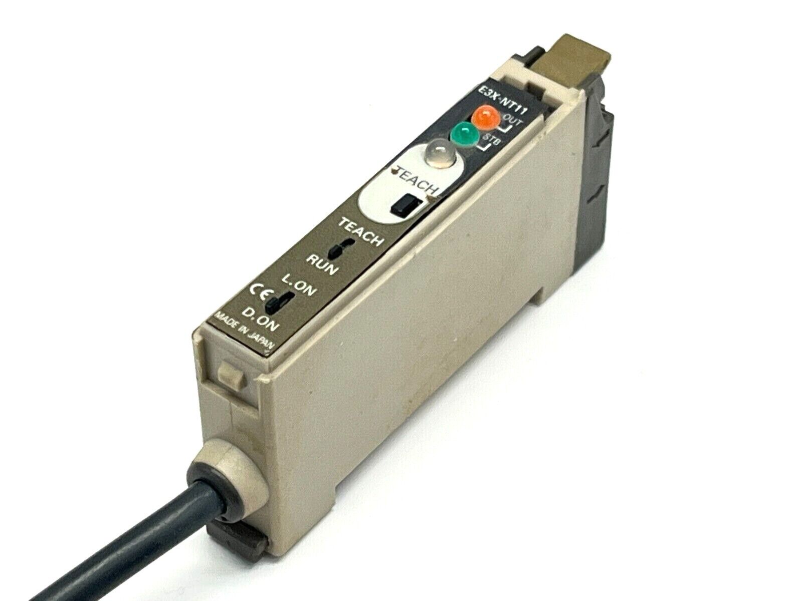 Omron E3X-NT11 Photoelectric Sensor w/ AMP 206429-1 Plug and Clamp NO COVER - Maverick Industrial Sales