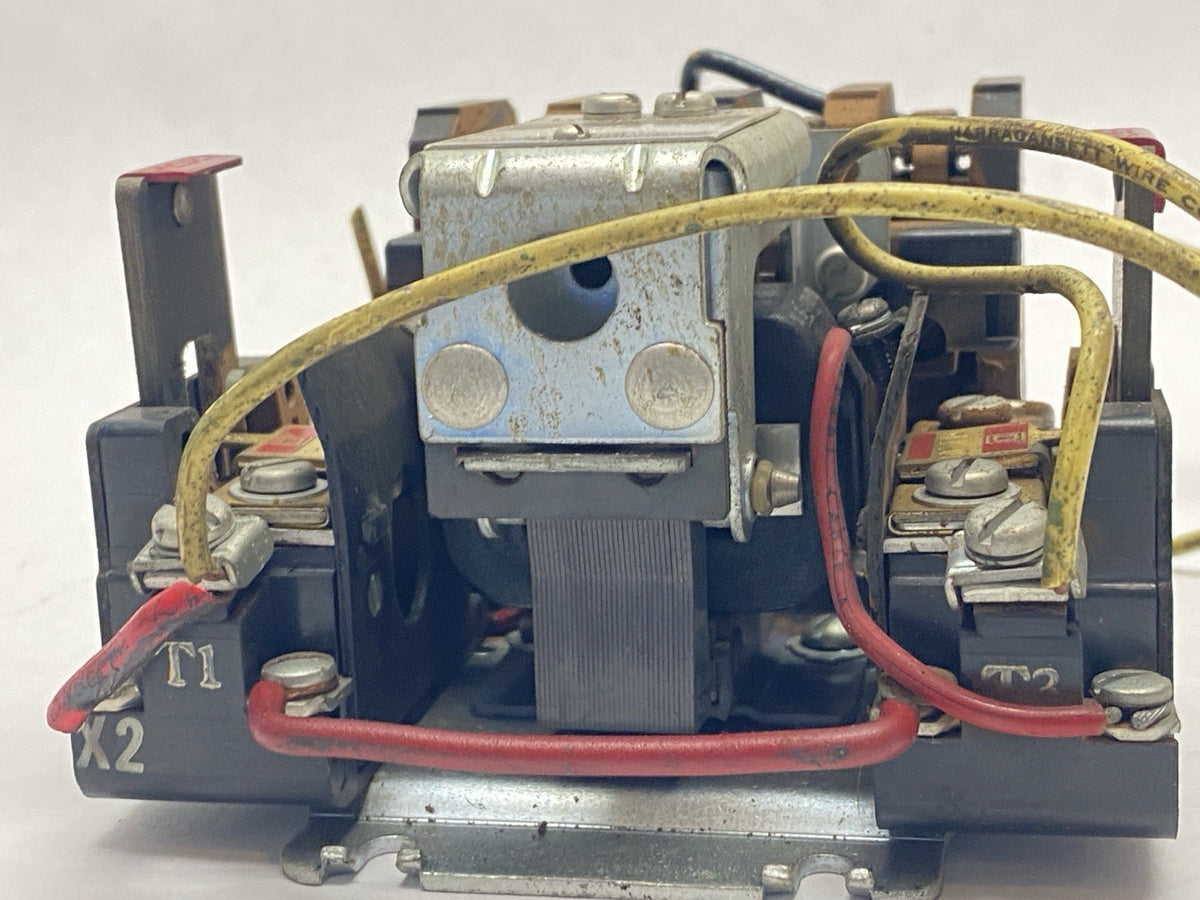 4252-S25 434045 LE | Square D Class 8536 Type B0-2 Series A Circuit Breaker - For parts or not working - Maverick Industrial Sales