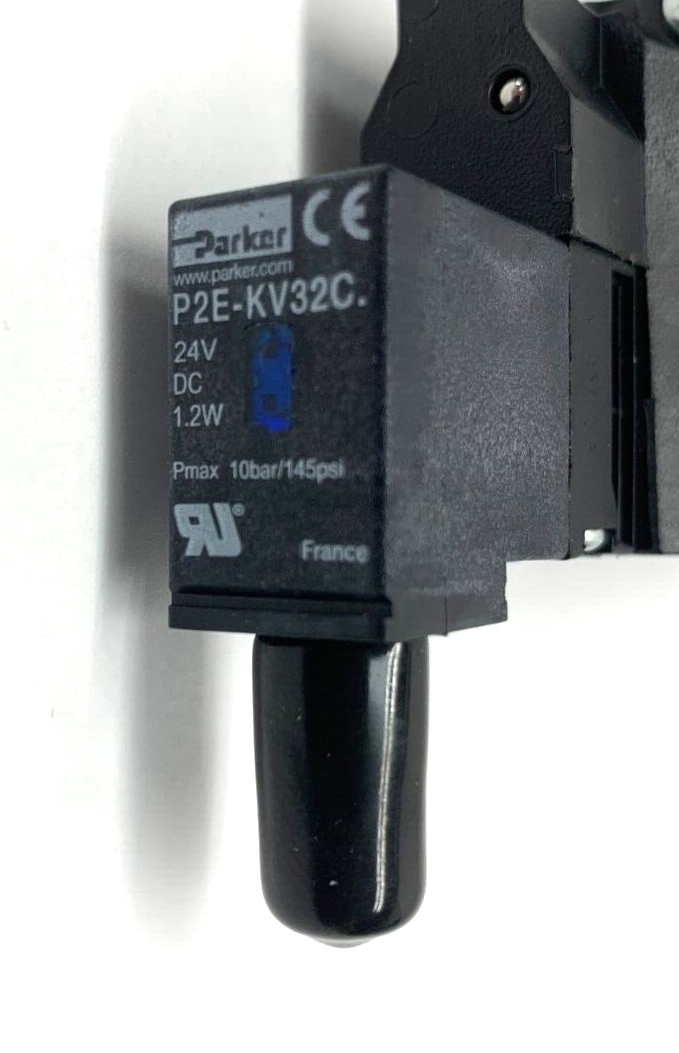 Parker B562BB549C Double Solenoid Valve 3-Port 3/8" P2E-KV32C Solenoids - Maverick Industrial Sales