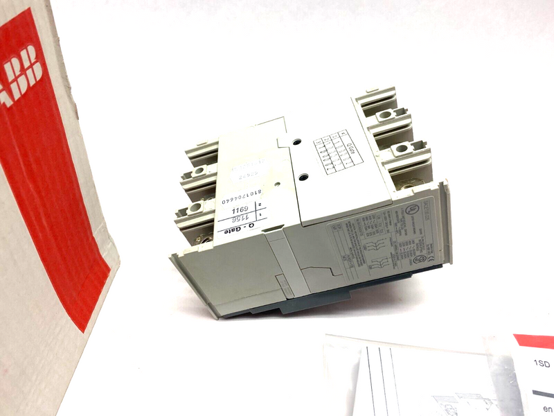 ABB 1SDA053582R1 Molded Case Circuit Breaker 3-Pole SACE TMAX T3 S 225 - Maverick Industrial Sales