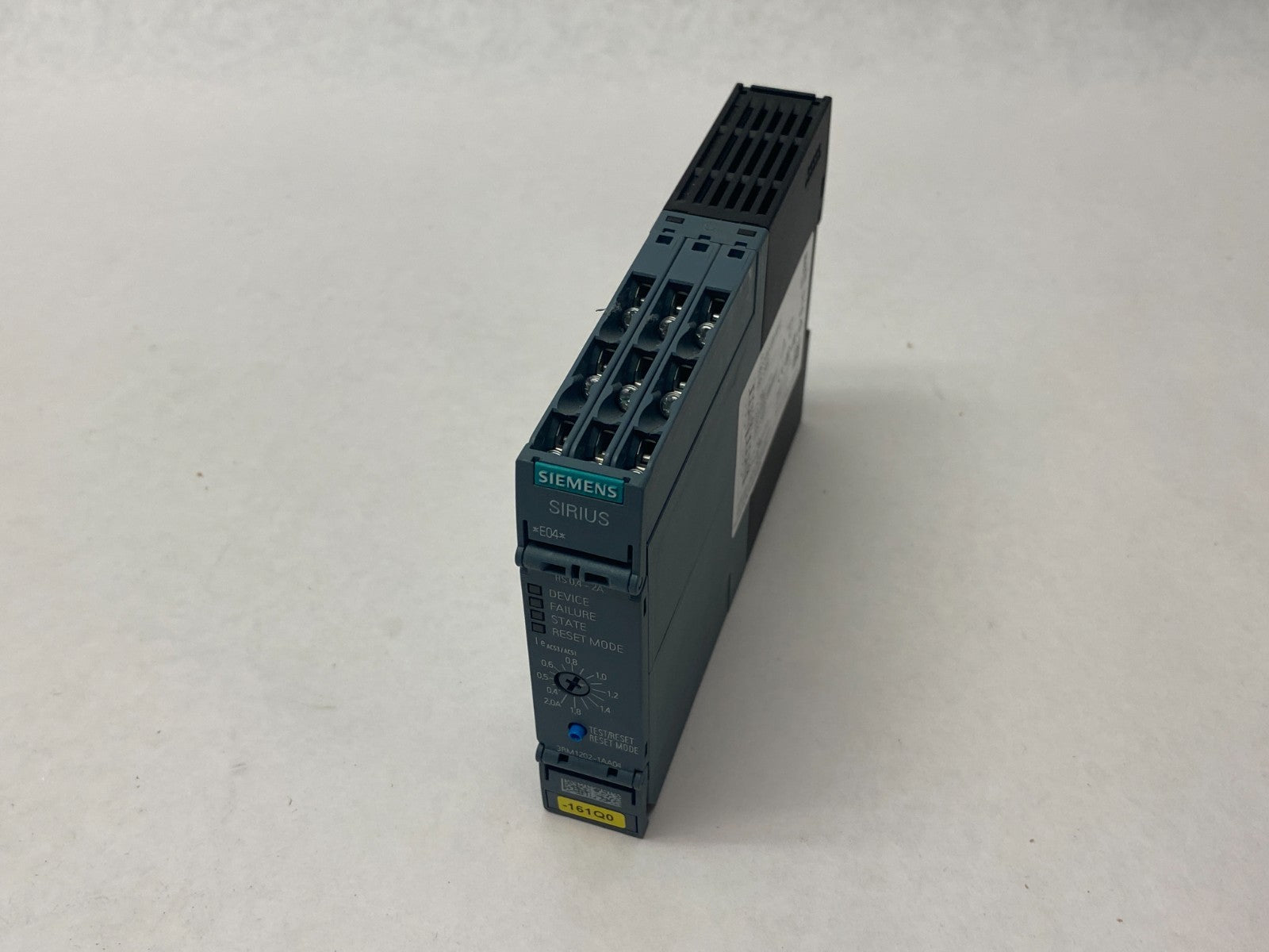 Siemens 3RM1202-1AA04 SIRIUS Reversing Starter, Screw-Type - Maverick Industrial Sales