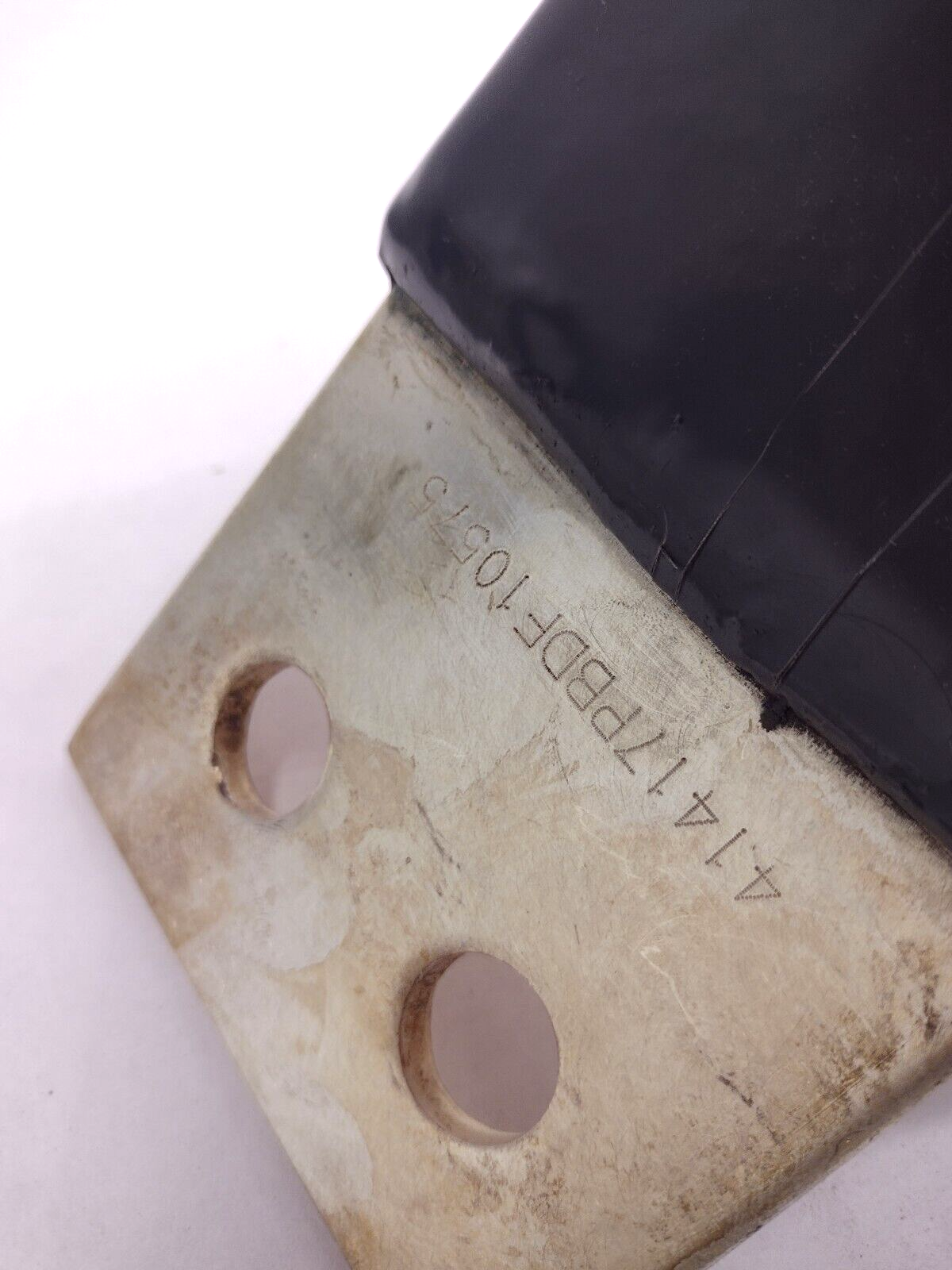 Powel 41417PBDF10575 Conductor Bar 90 Vert 0.25 X 4.00 Cracked Insulator - Maverick Industrial Sales