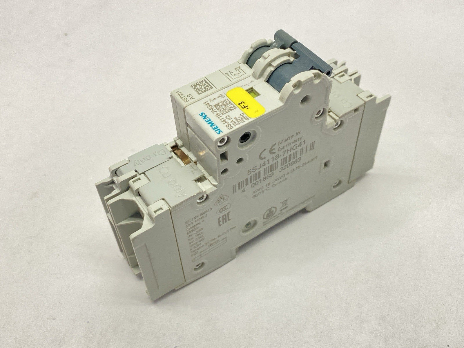5SJ4118-7HG41 | Siemens Miniature Circuit Breaker 15A 240V w/ 5ST3010-0HG Switch - Used - Maverick Industrial Sales