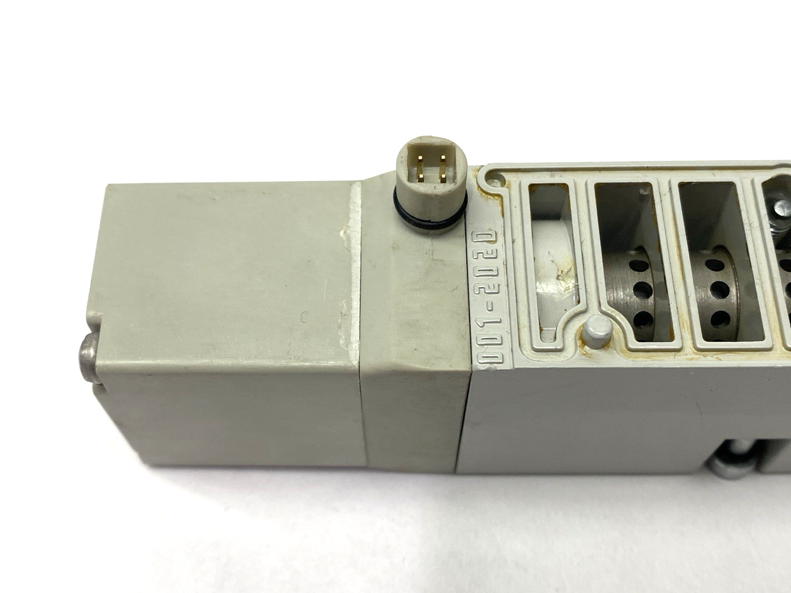 122BA400M000061 | Numatics Pneumatic Solenoid Valve 1/4" Ports 24VDC NO GASKET - Used - Maverick Industrial Sales