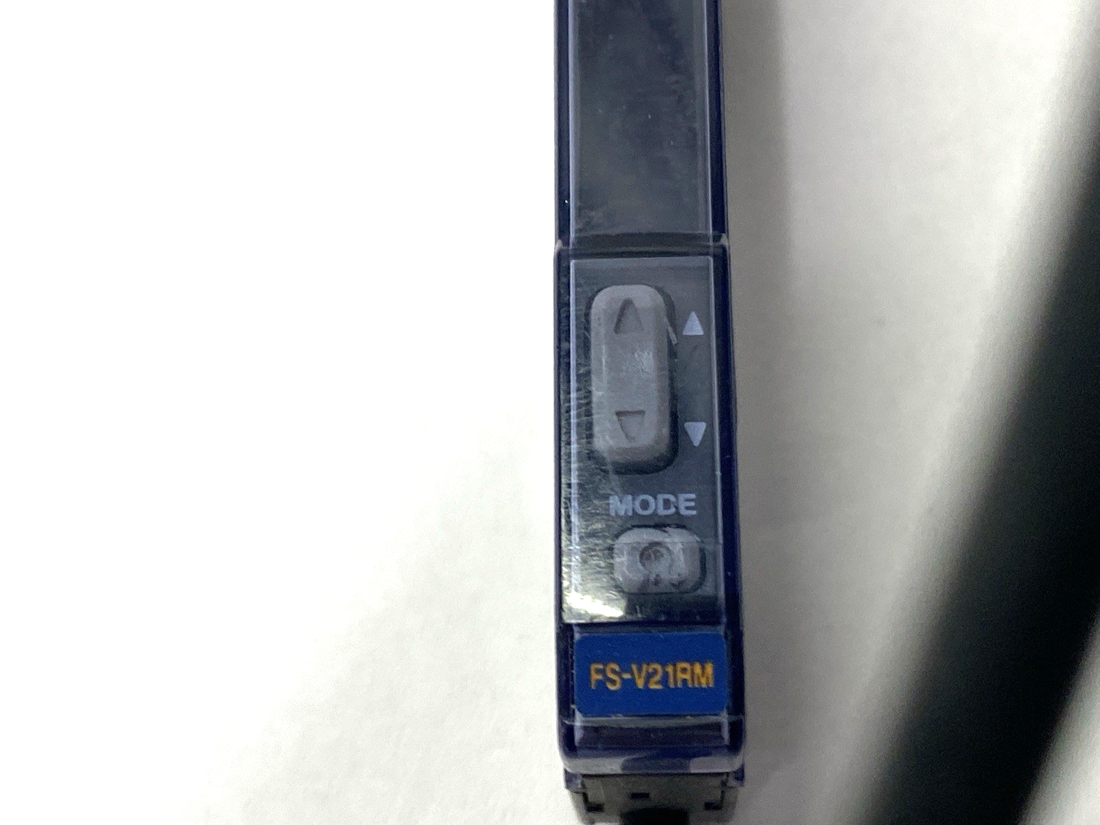 Keyence FS-V21RM Fiber Amplifier Main Unit NPN 24VDC - Maverick Industrial Sales