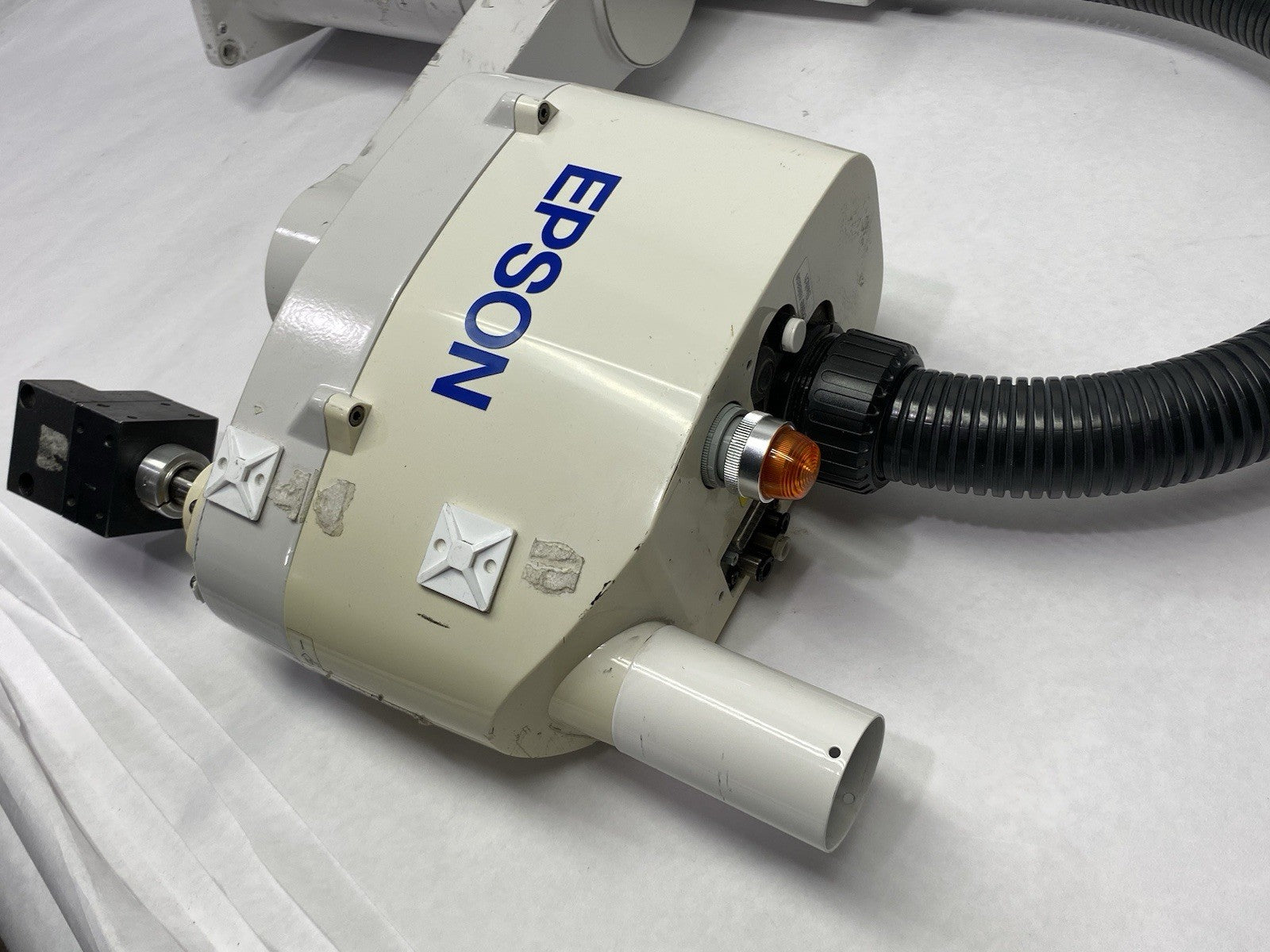 E2C351S-UL | Seiko Epson Robot Arm Manipulator 4-Axis 150W, 14kg Load - Used - Maverick Industrial Sales