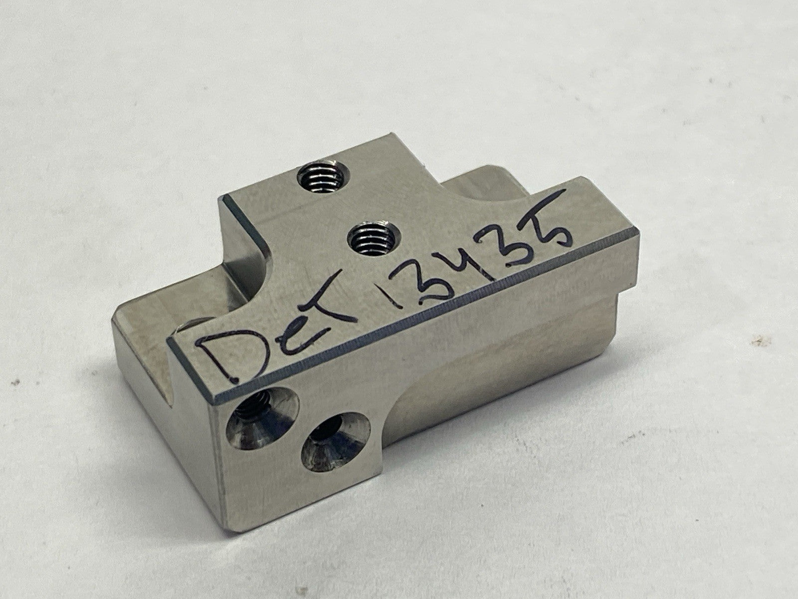 Woll 33858-141-070-014 Vacuum Mount - Maverick Industrial Sales