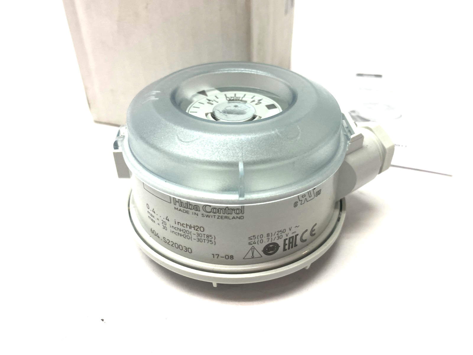 Huba Control 604.S220030 Relative or Differential Pressure Switch 0.4...4inchH2O - Maverick Industrial Sales