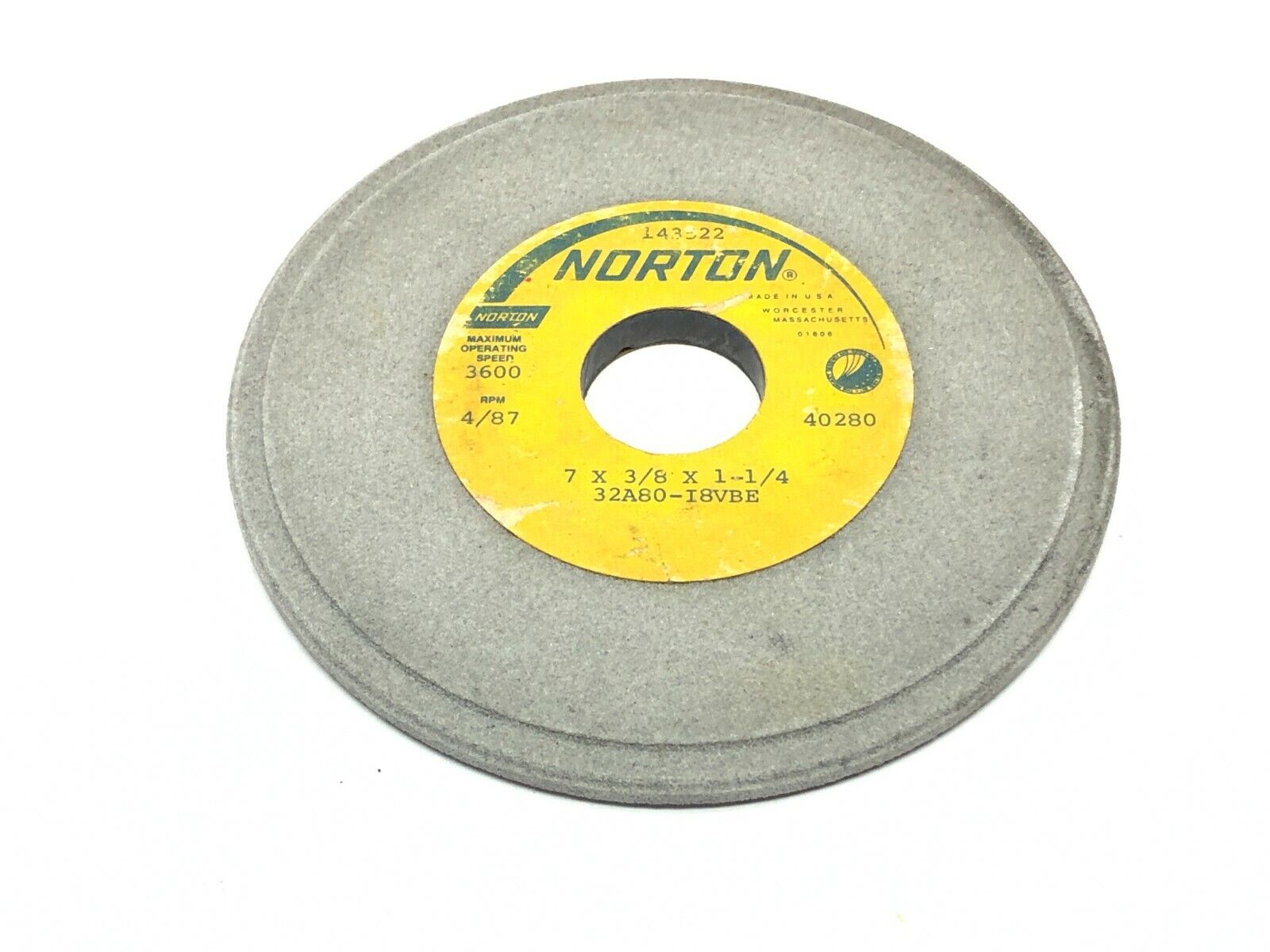 Norton 32A80-I8VBE Grinding Wheels 1-1/4" Bore 3600 RPM LOT OF 5 - Maverick Industrial Sales