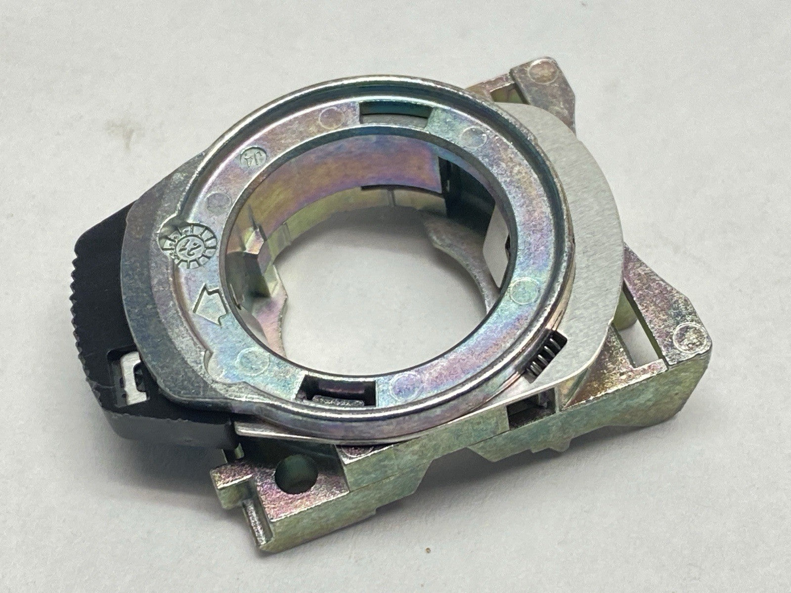 800F-ALM | Allen Bradley Ser A Pushbutton Metal Mounting Latch LOT OF 3 - New – Open box - Maverick Industrial Sales