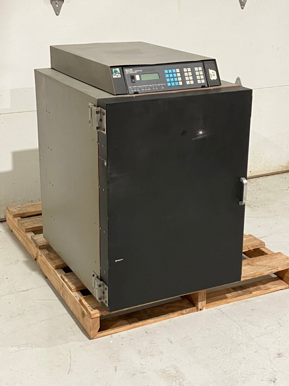 Saunders & Associates 4366 Temperature Test Chamber 2255 Controller - Maverick Industrial Sales