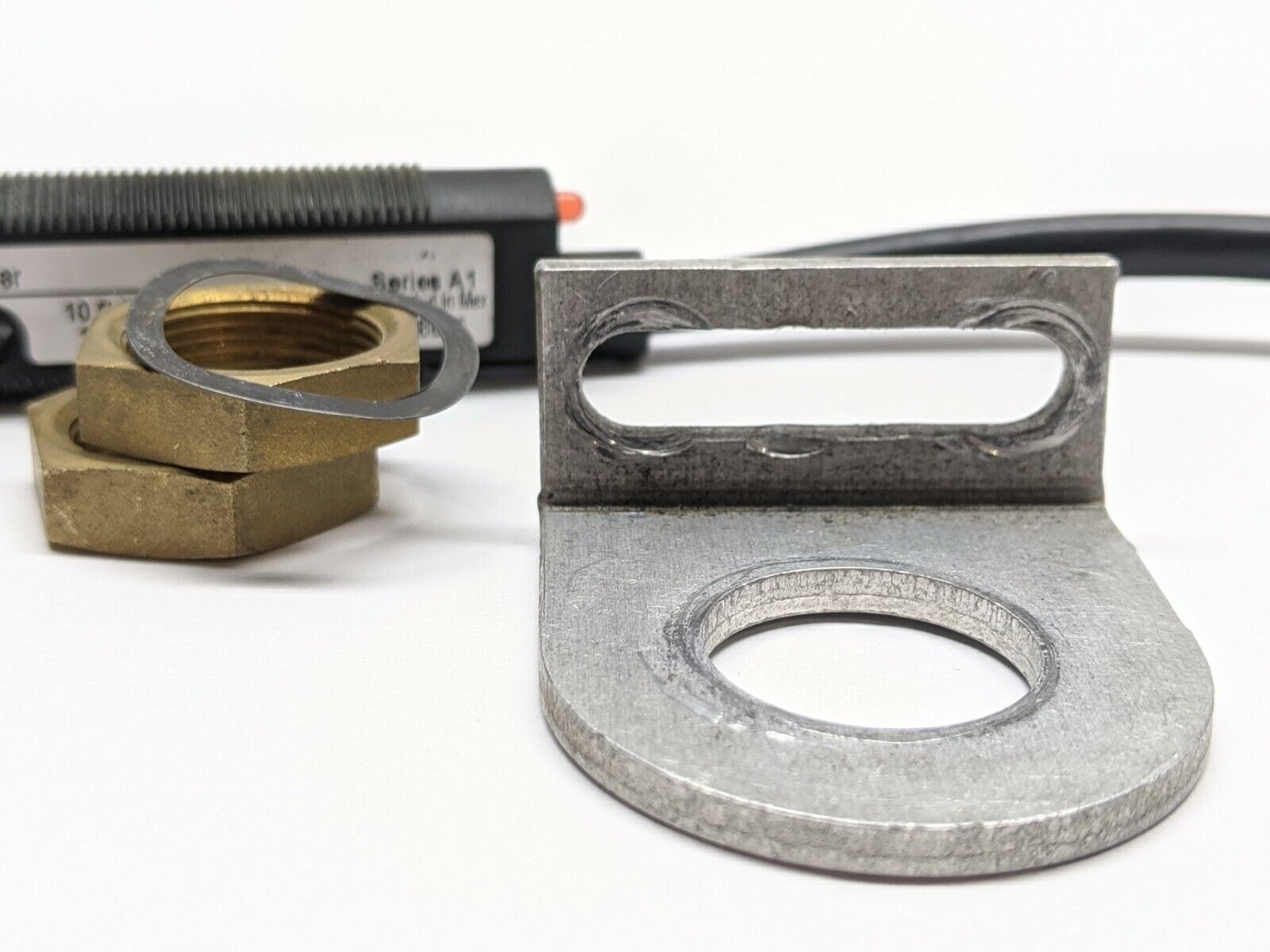 Cutler Hammer 14156RDS2130 Ser A1 Prism Series 10ft Polarized/DK Sensor w/ Mount - Maverick Industrial Sales