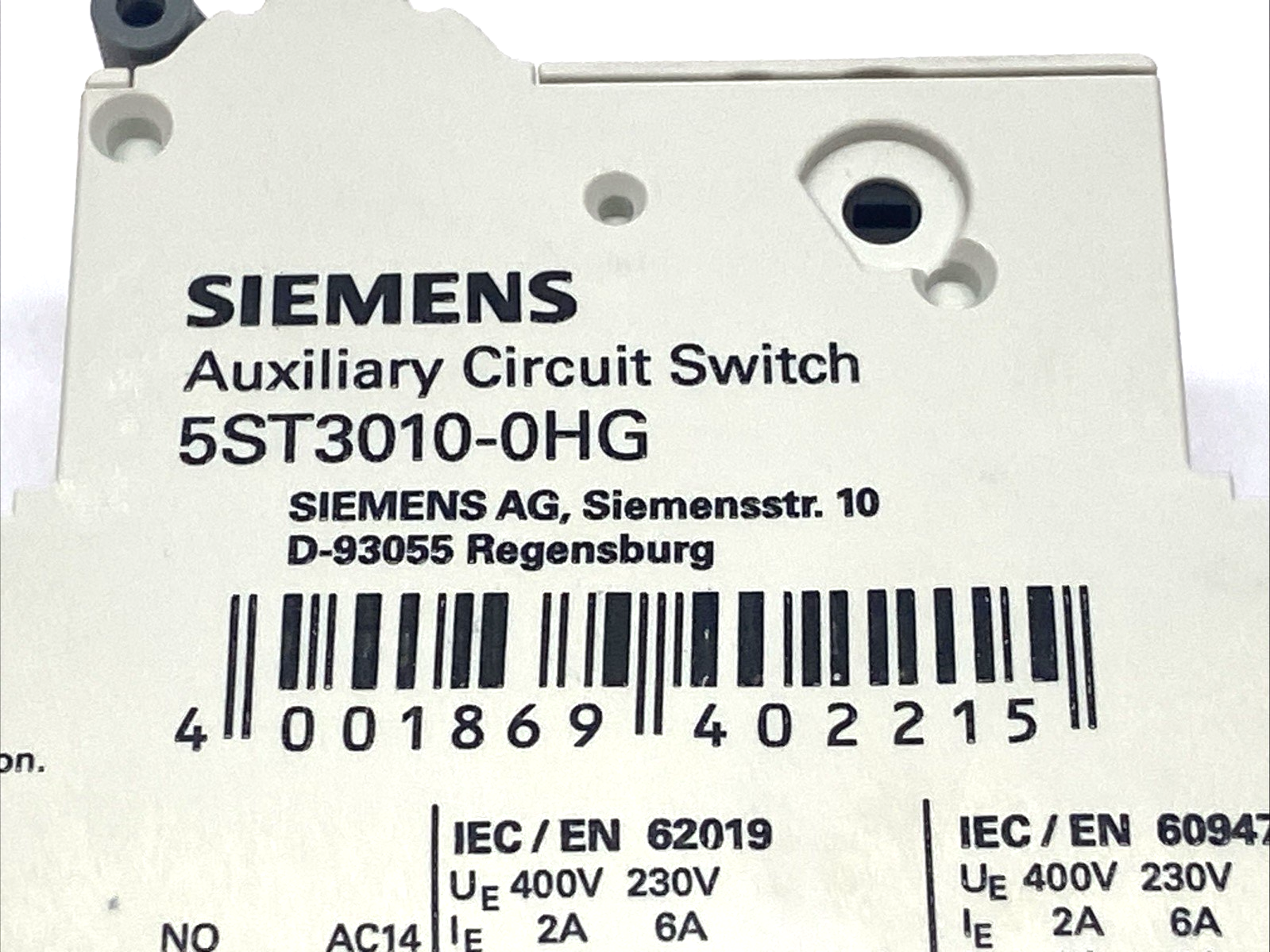 5SJ4118-7HG41,5ST3010-0HG | Siemens 5SJ4118-7HG41 Miniature Circuit Breaker w/ 5ST3010-0HG Auxiliary Switch - Used - Maverick Industrial Sales