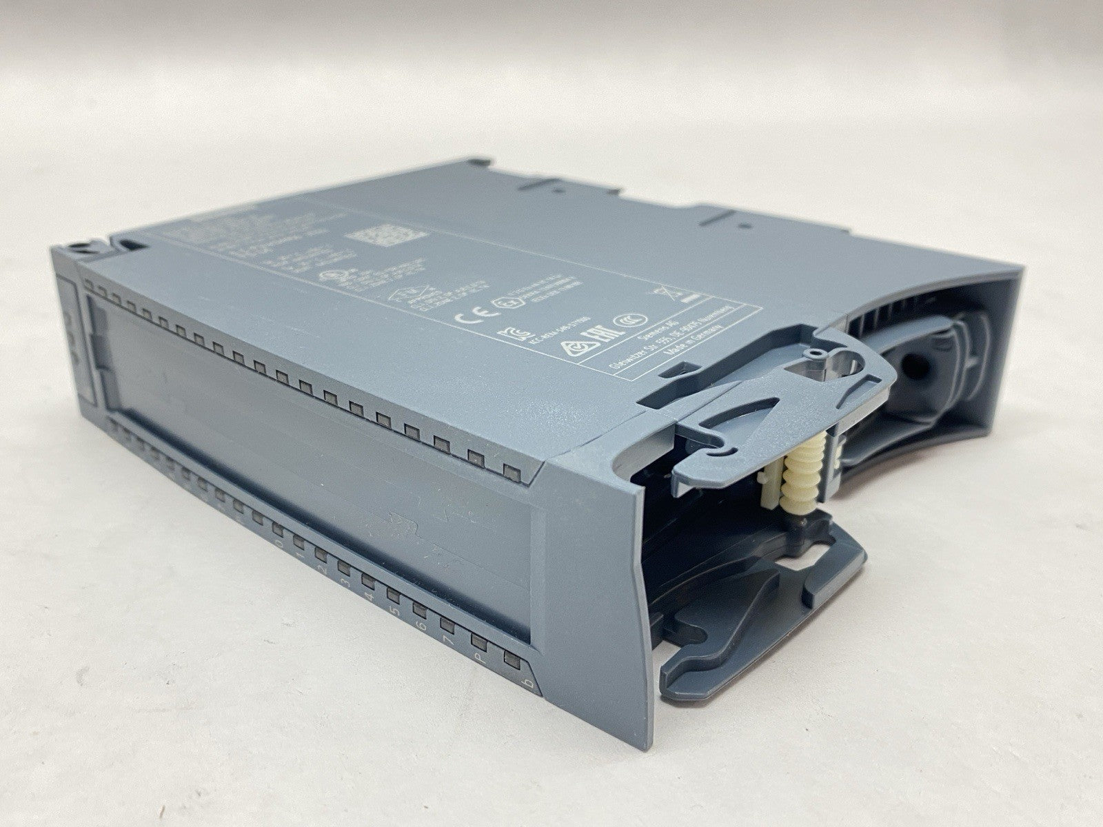 6ES7522-1BH01-0AB0 | Siemens Simatic S7-1500 Digital Output Module 24VDC - New – Open box - Maverick Industrial Sales